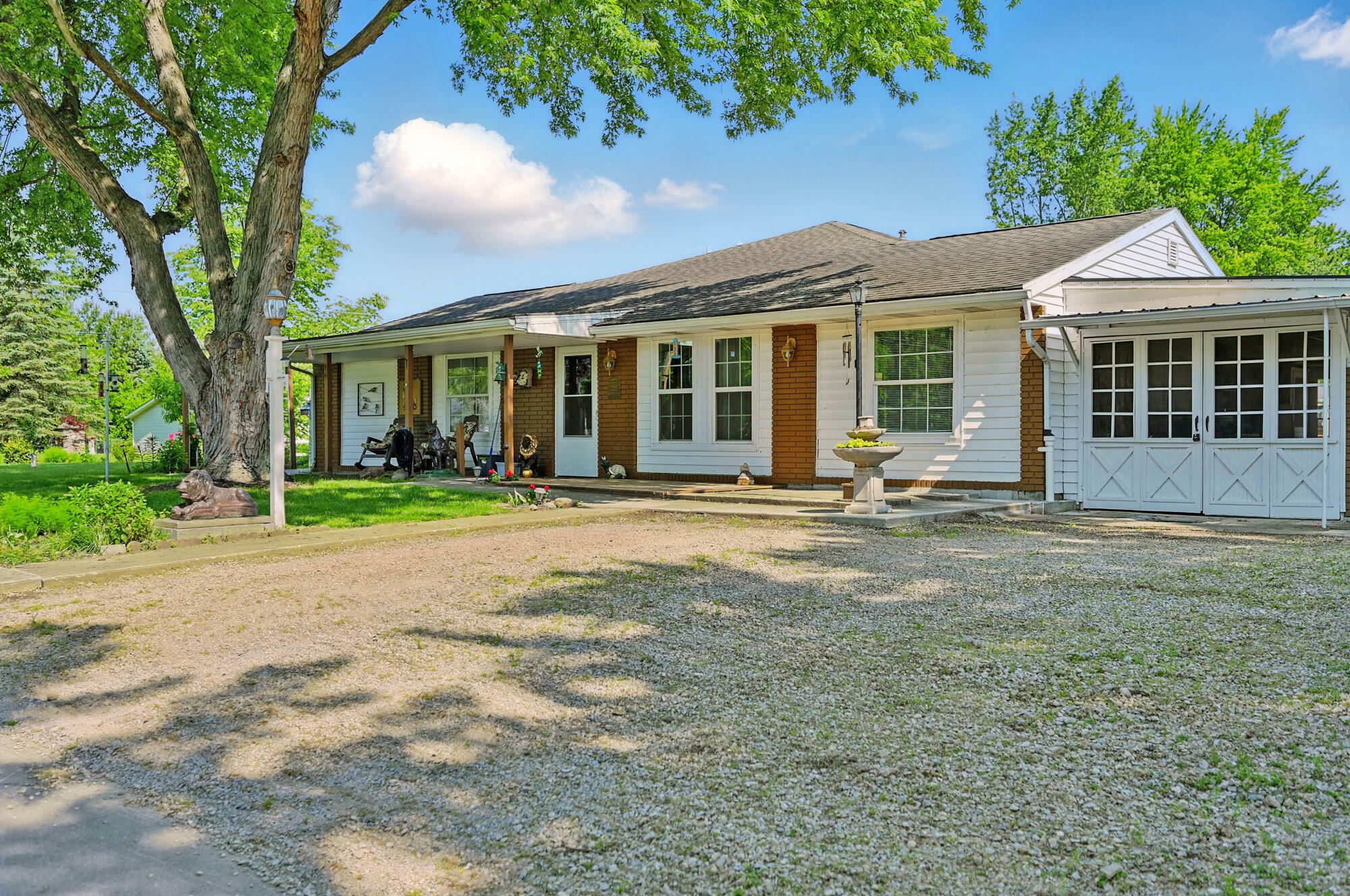 Property Photo: 311 Meadow Lane OH 43318