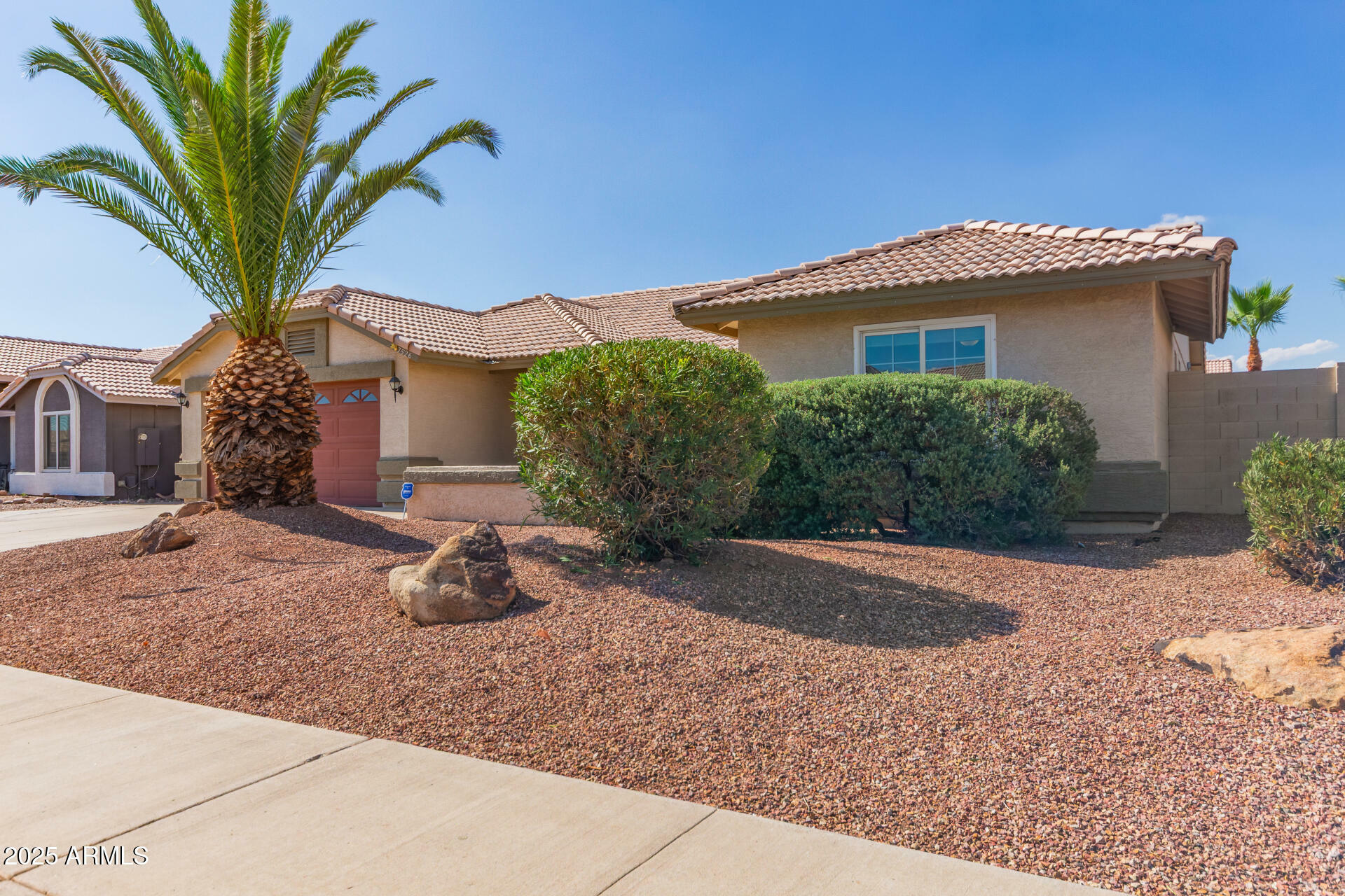 Property Photo: 7526 W Windrose Drive AZ 85381