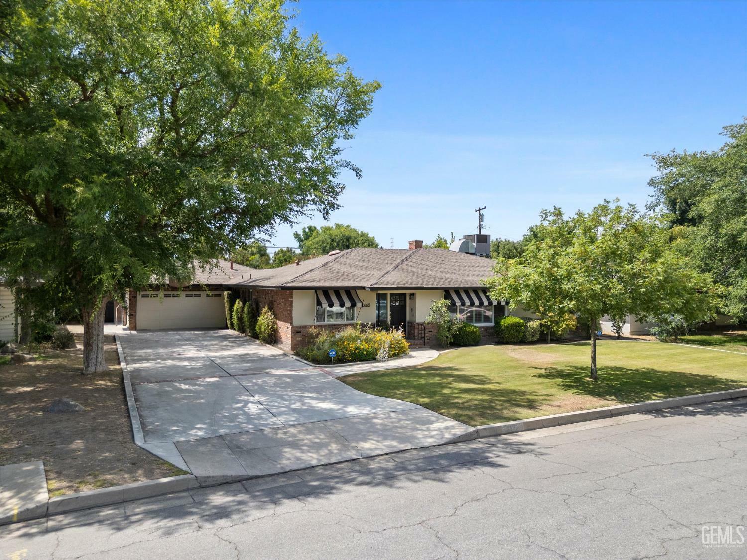 2465 Pine Street  Bakersfield CA 93301 photo