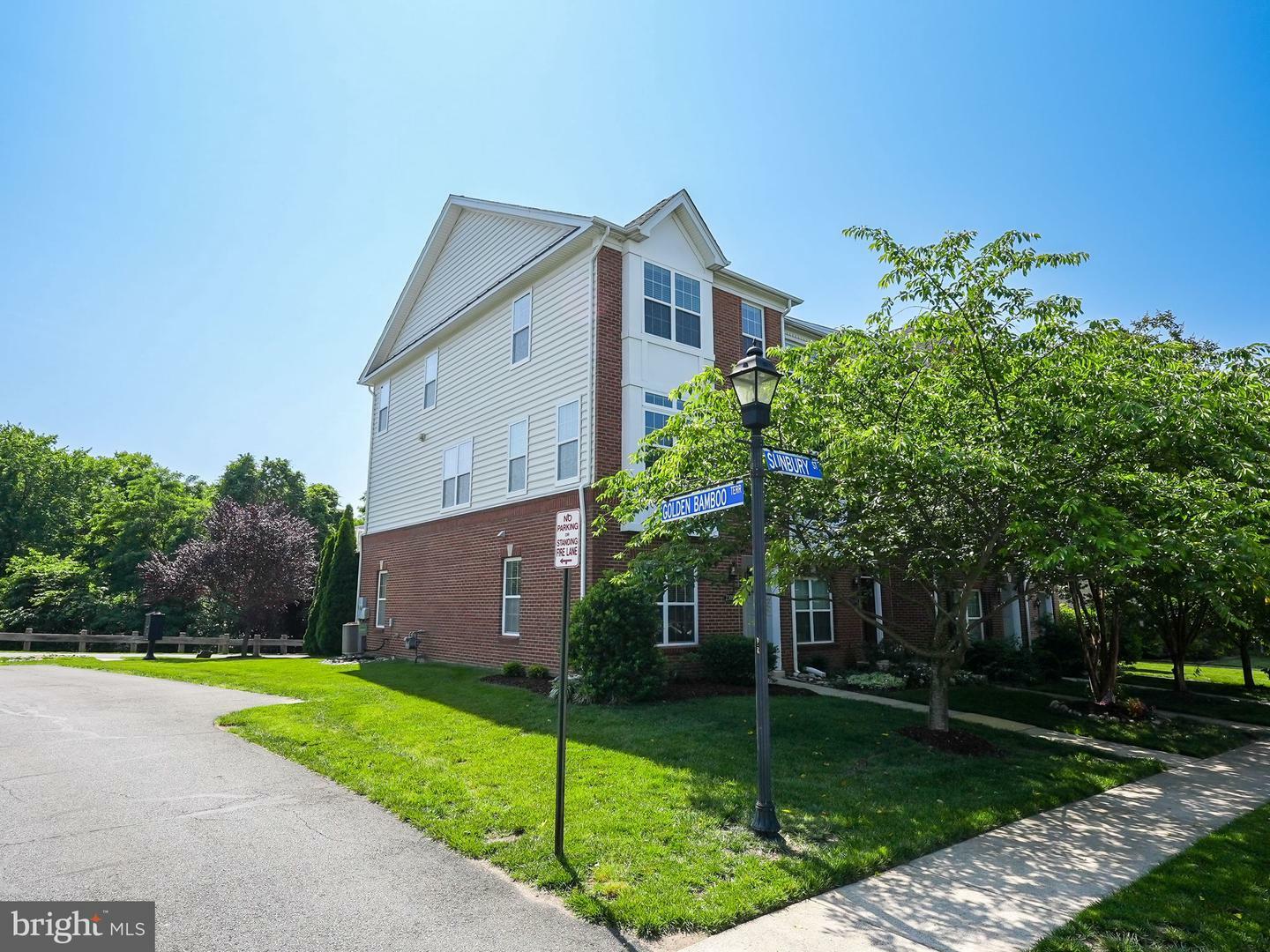 Property Photo: 23092 Sunbury Street VA 20148
