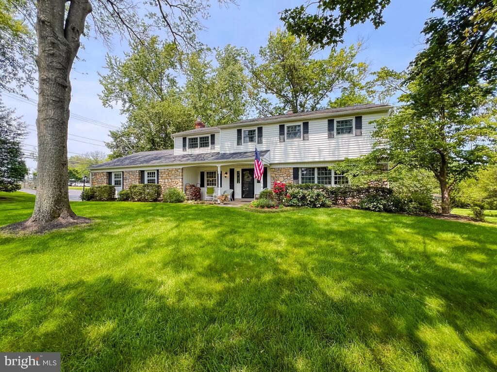 Property Photo: 922 Edgewood Road PA 19067