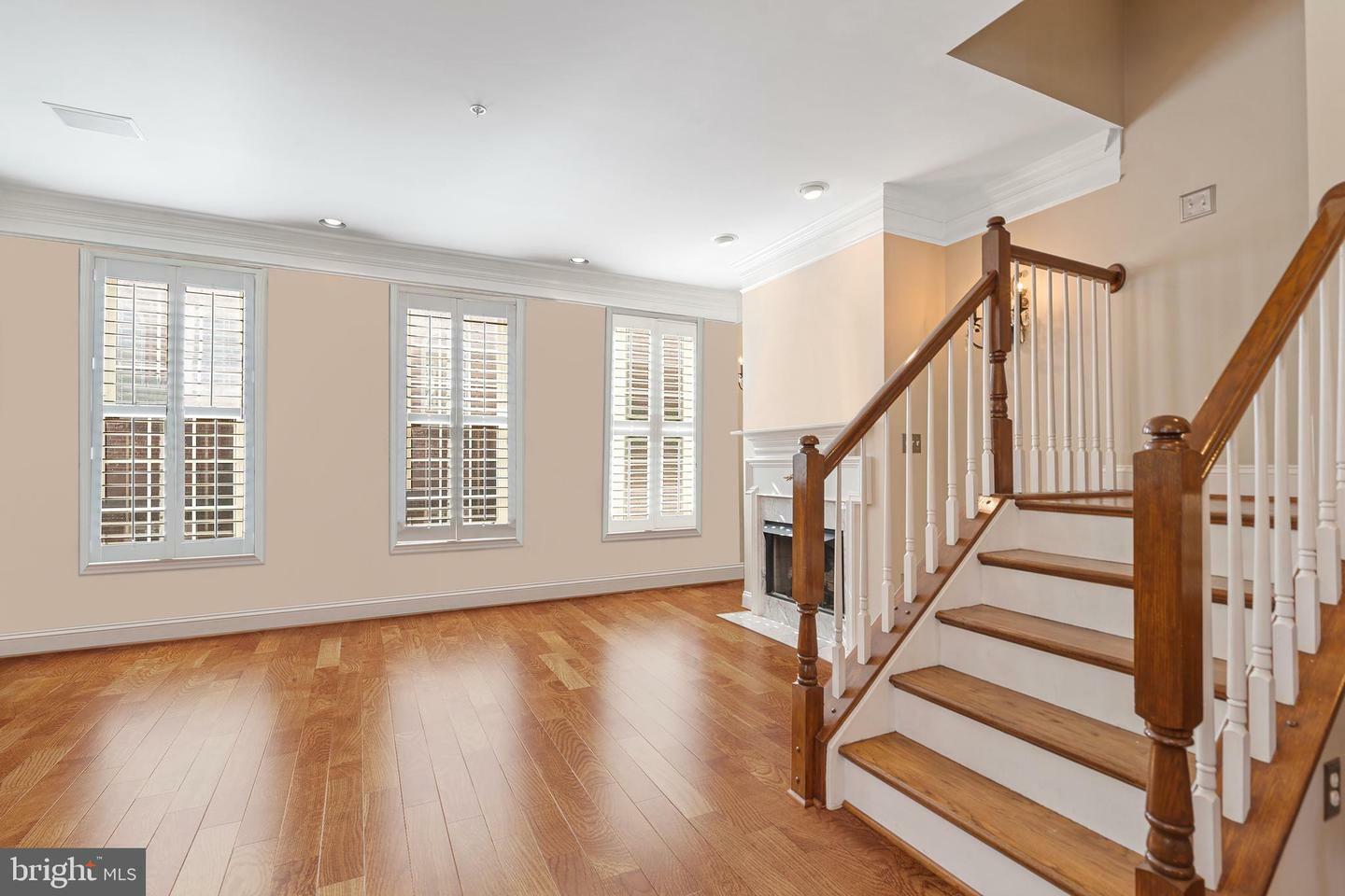 Property Photo: 611 Tivoli Passage Way VA 22314