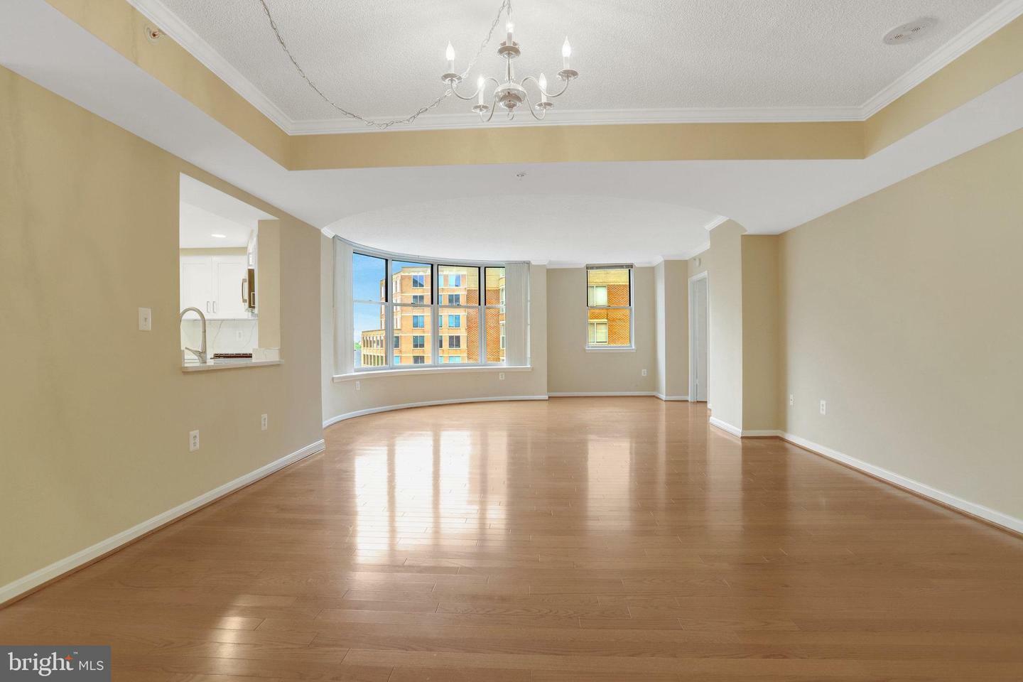 Property Photo: 3835 9th Street N 701W VA 22203