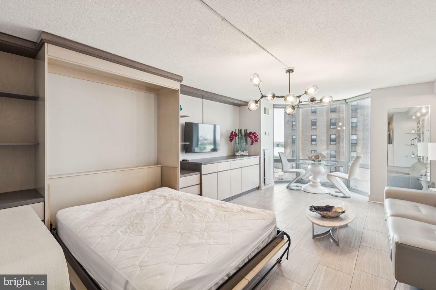 Property Photo: 2018 Walnut Street 12M PA 19103