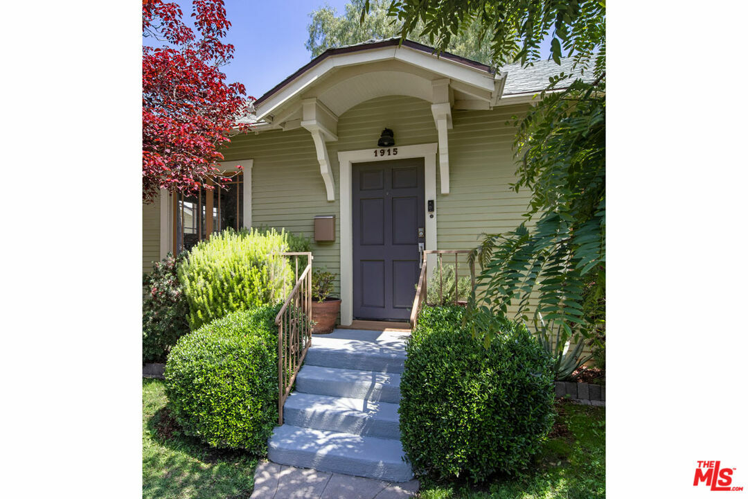 Property Photo: 1915 Chickasaw Ave CA 90041