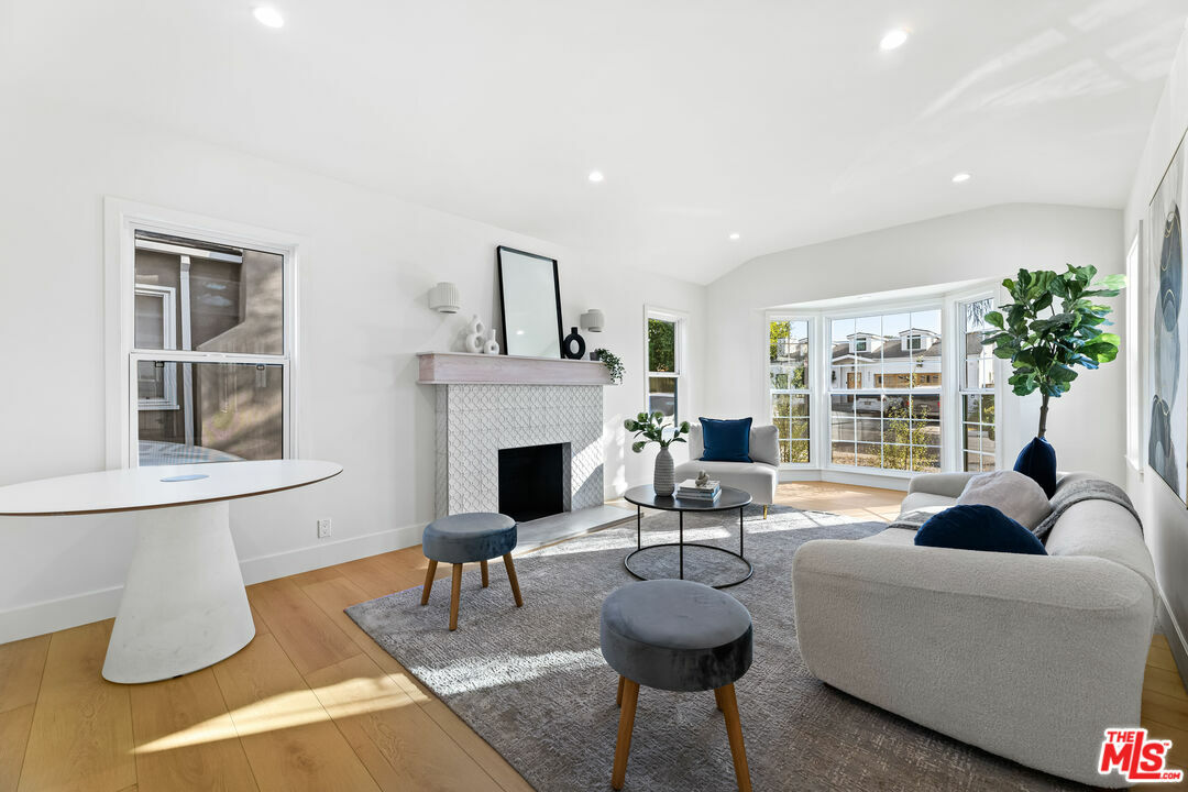 Property Photo: 8507 Naylor Ave CA 90045