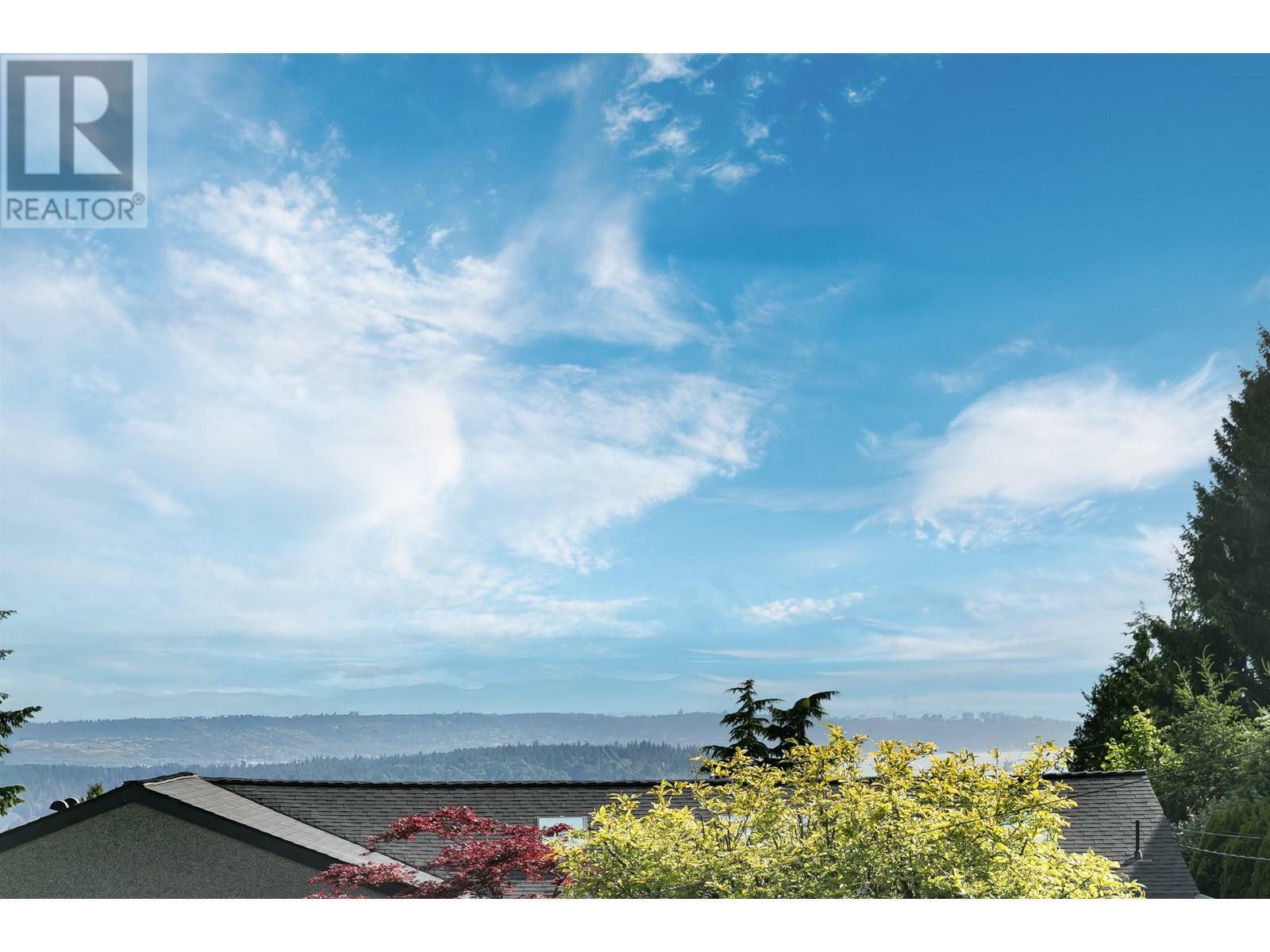 Property Photo:  480 Saville Crescent  BC V7N 3B1 