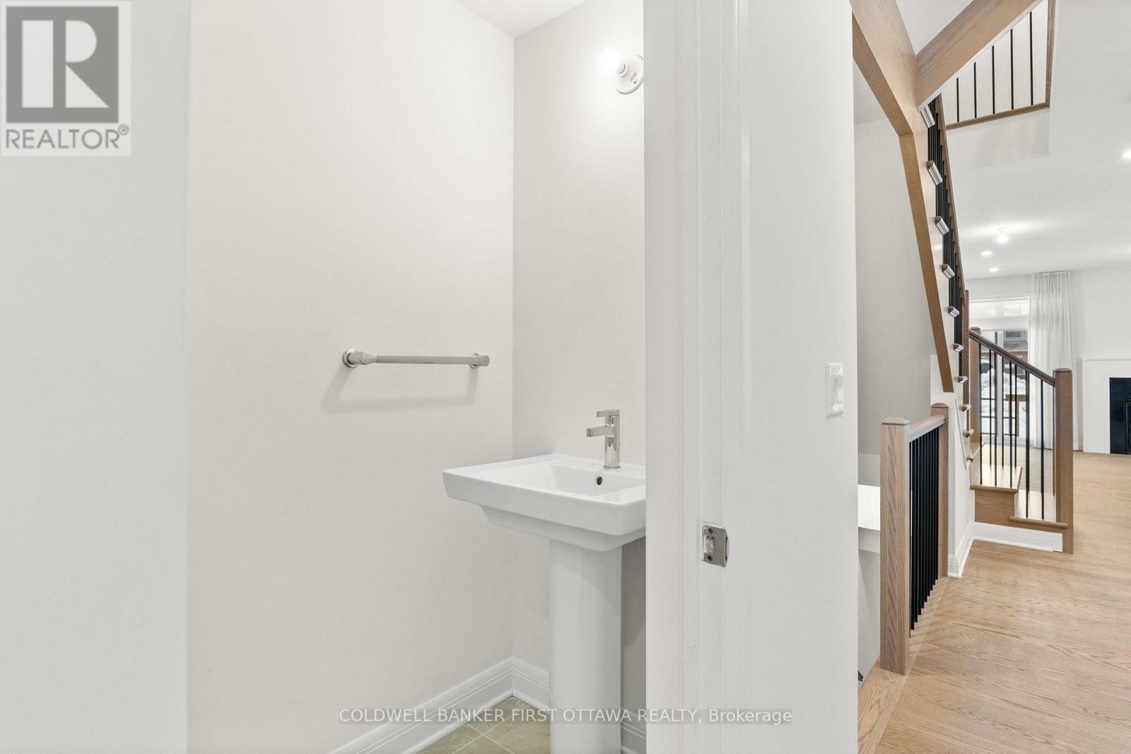 Property Photo: 1326 Whitlow Grass Way ON K2W 0N5
