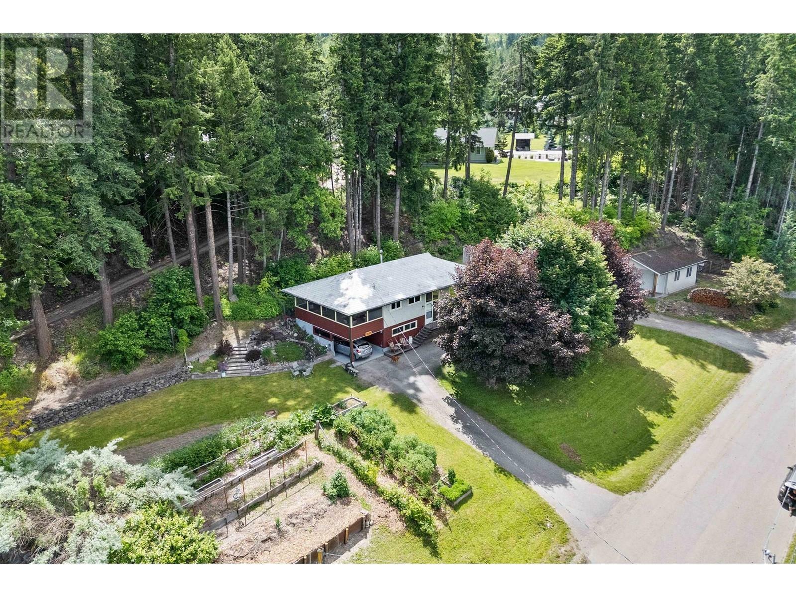 1230 1 Street Southeast  Salmon Arm BC V1E 1J3 photo