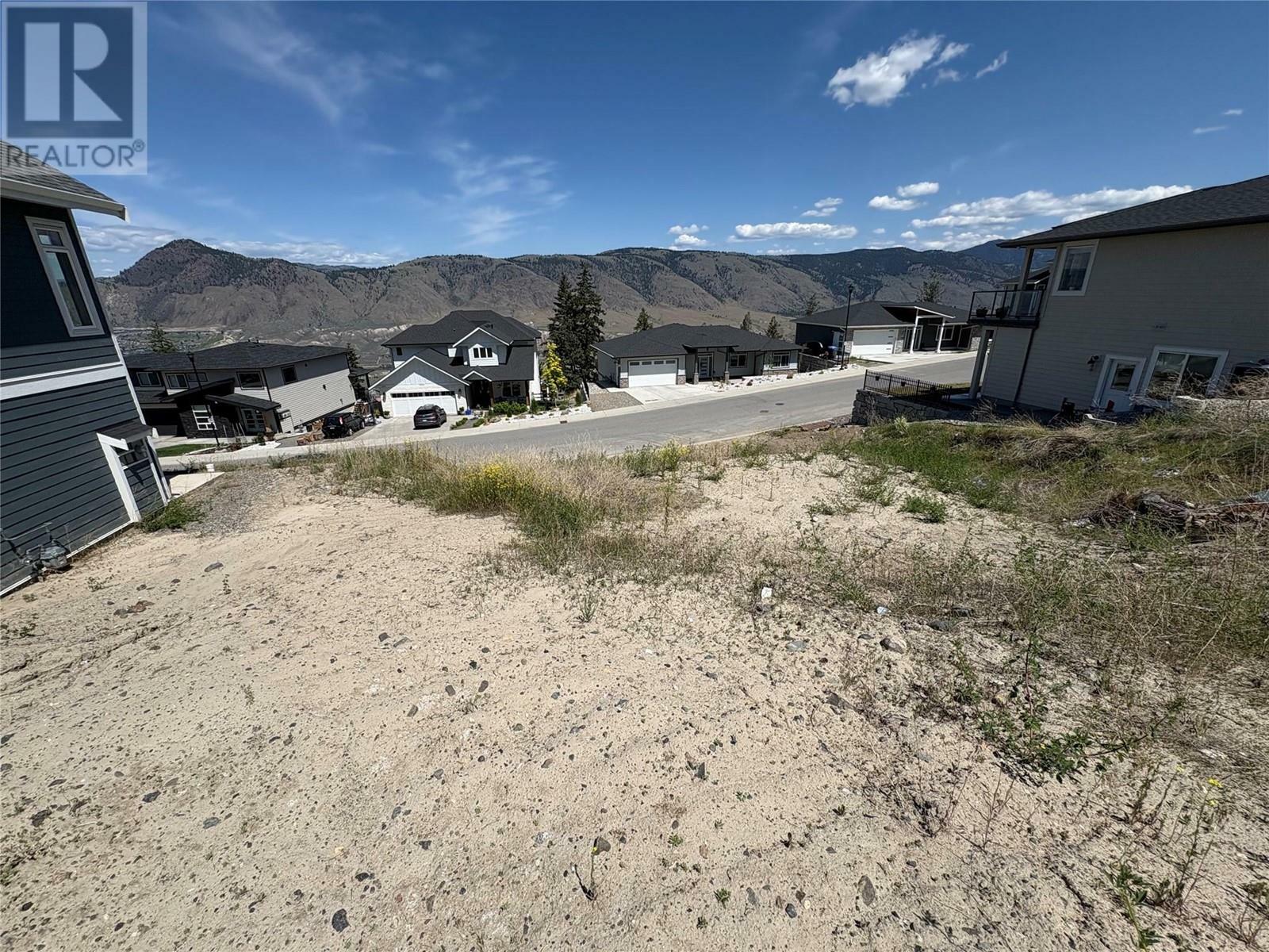 Photo de la propriété:  1693 Balsam Place  BC V2E 0E2 