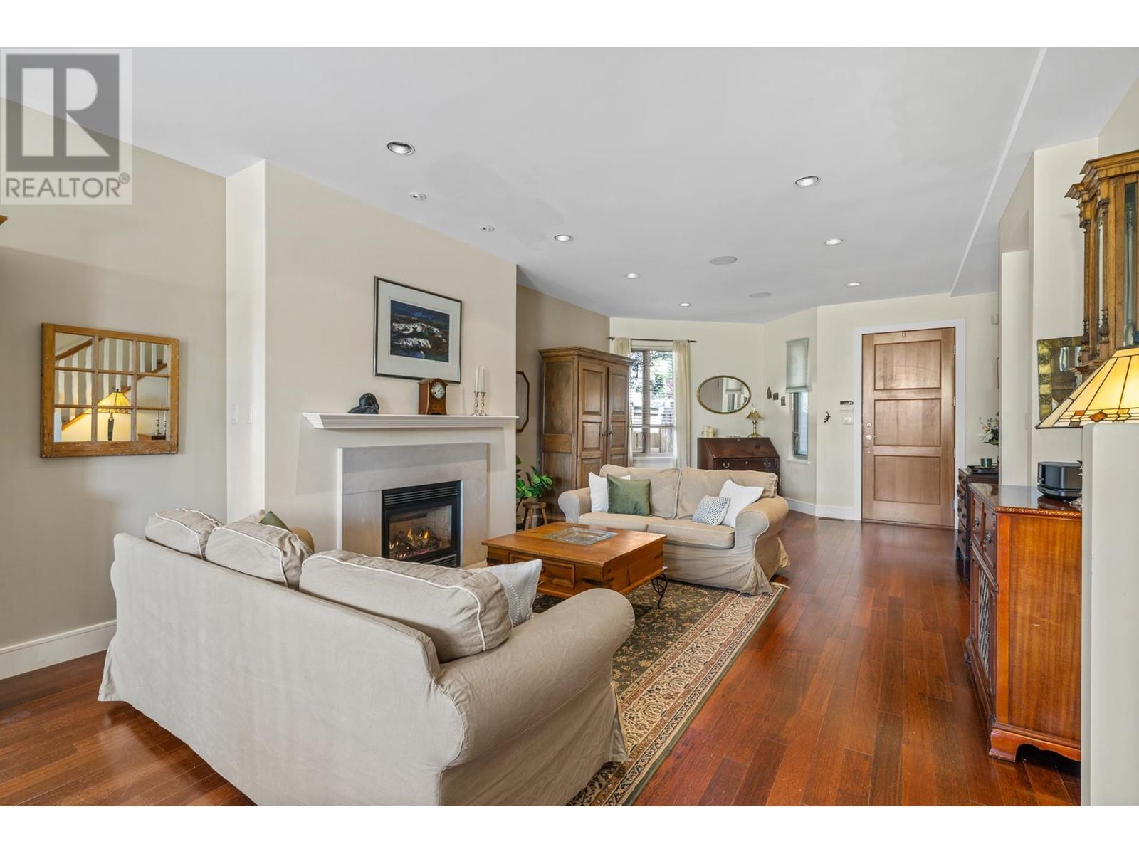 Property Photo: 263 West 5th Street BC V7M 1J9