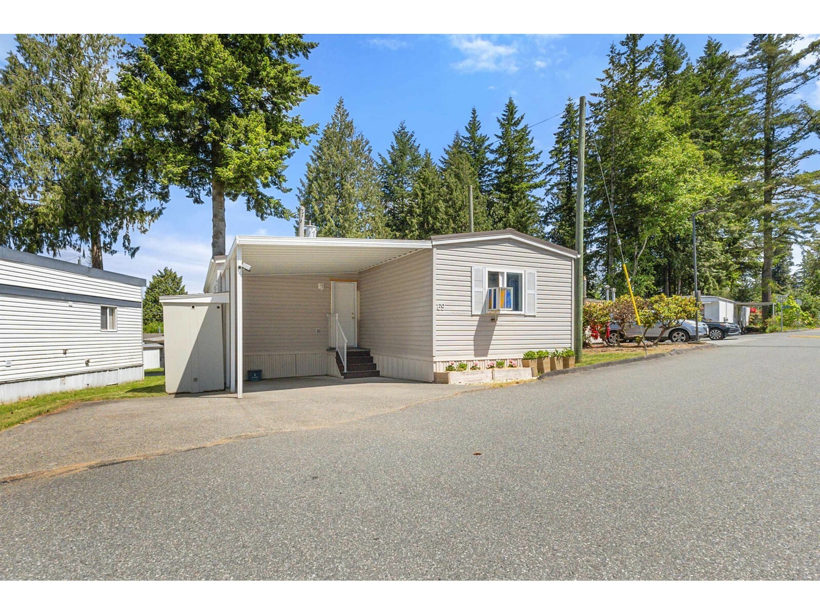 Property Photo: 24330 Fraser 69 BC V2Z 1N2
