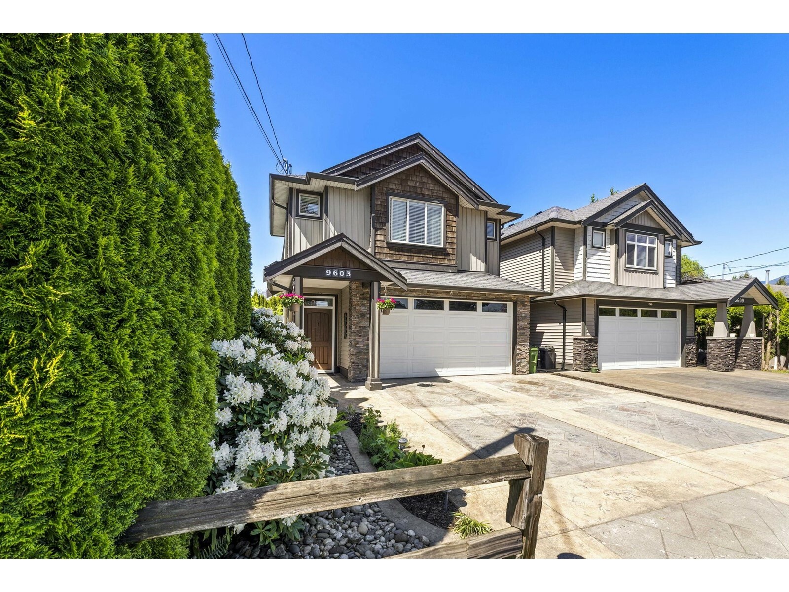 Photo de la propriété:  9603 St. David Street  BC V2P 5B5 