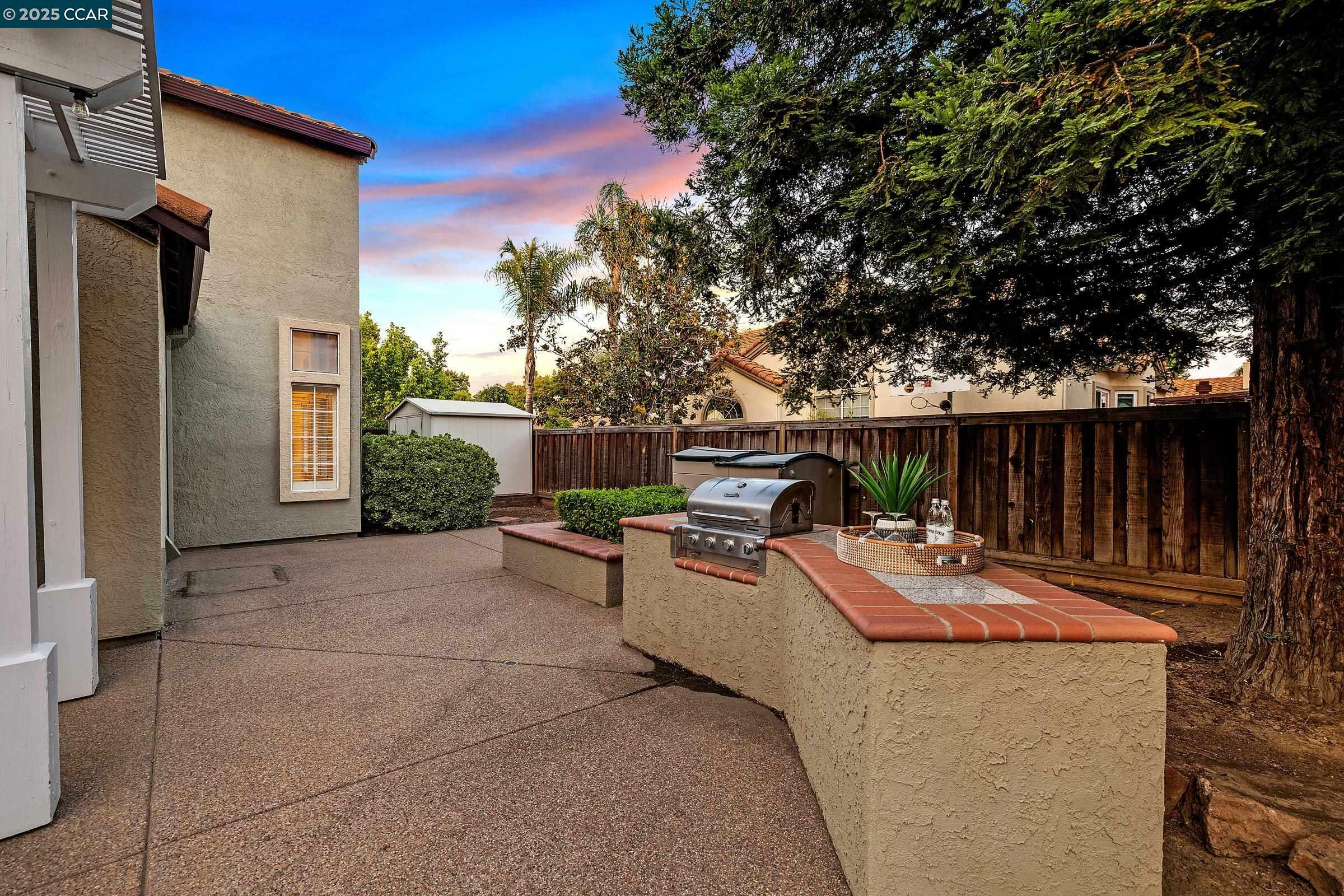 Property Photo: 1340 Breakwater Way CA 94513