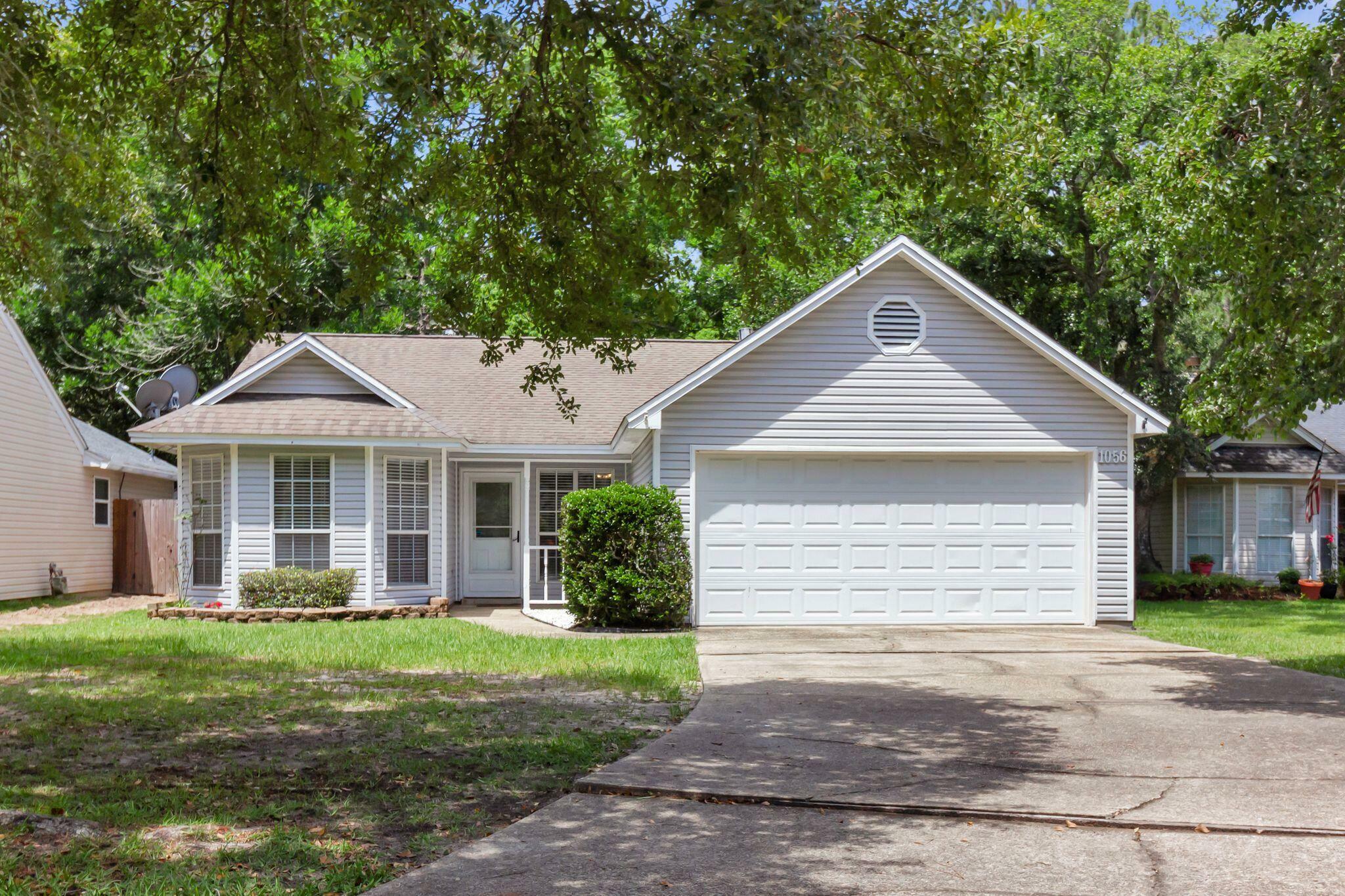 Property Photo:  1056 Emerald Lane  FL 32547 