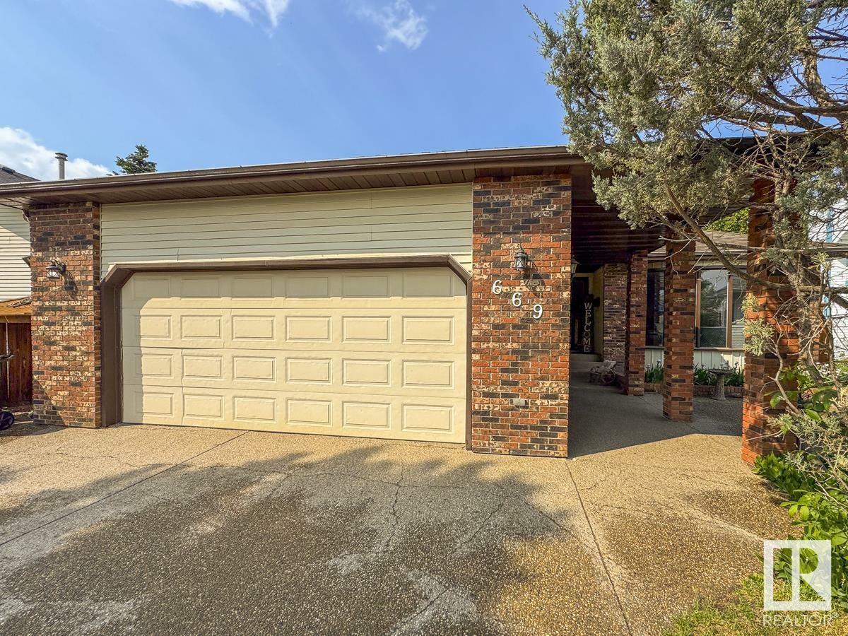 669 Village Drive  Sherwood Park AB T8A 4N2 photo