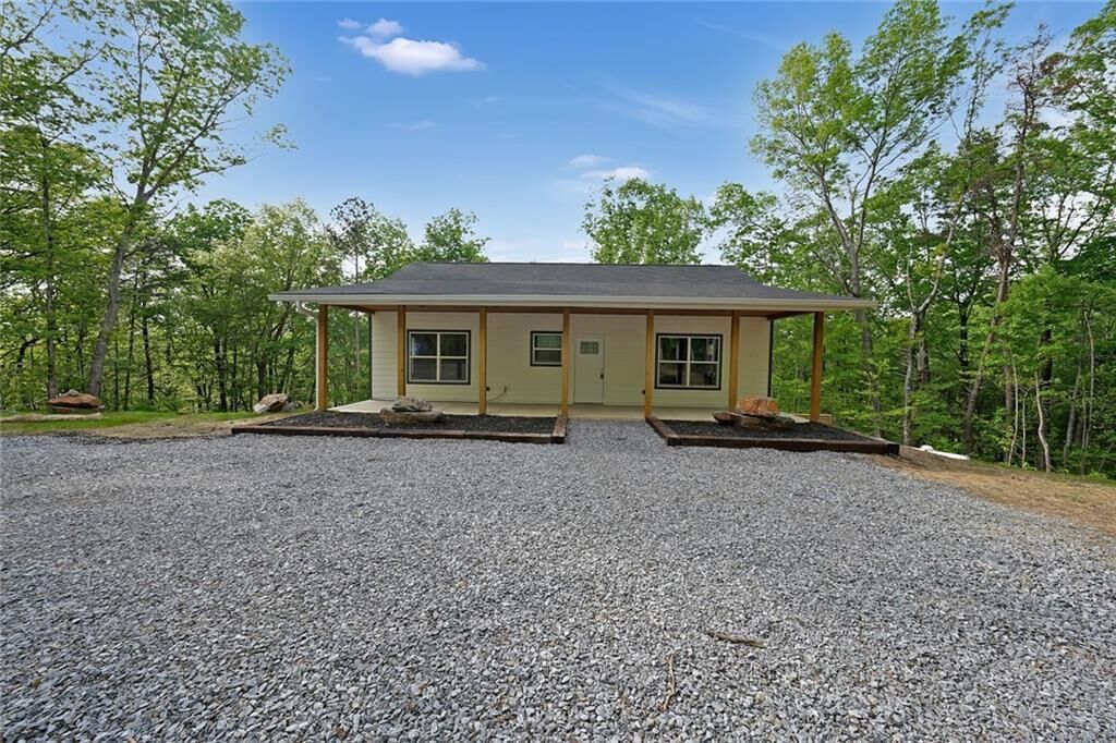 Property Photo: 2562 Ravencliff Road GA 30175