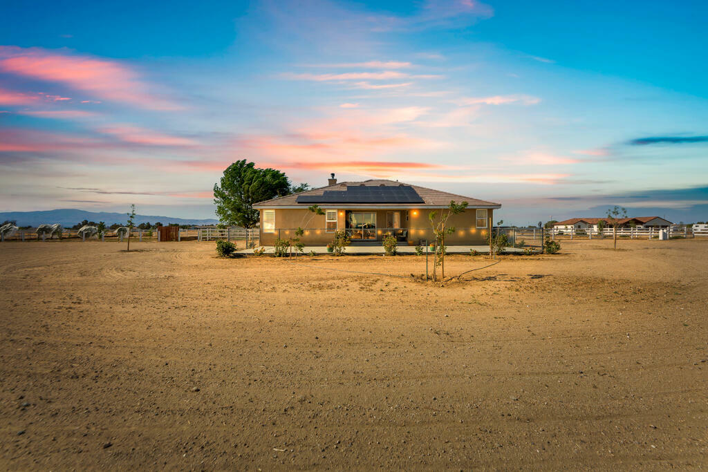 Property Photo:  7142 W Ave A 4  CA 93536 