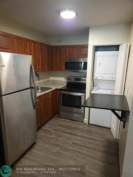Property Photo: 3040 NW 68th St 203 FL 33309