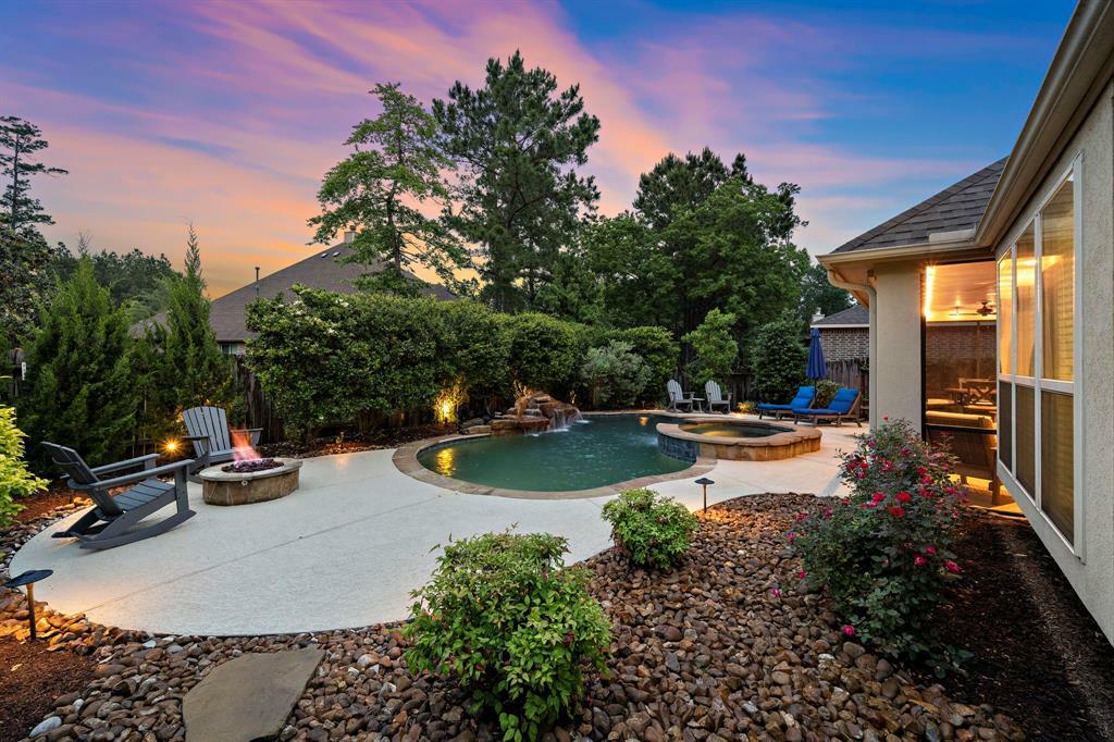 Property Photo: 83 Chestnut Meadow Drive TX 77384