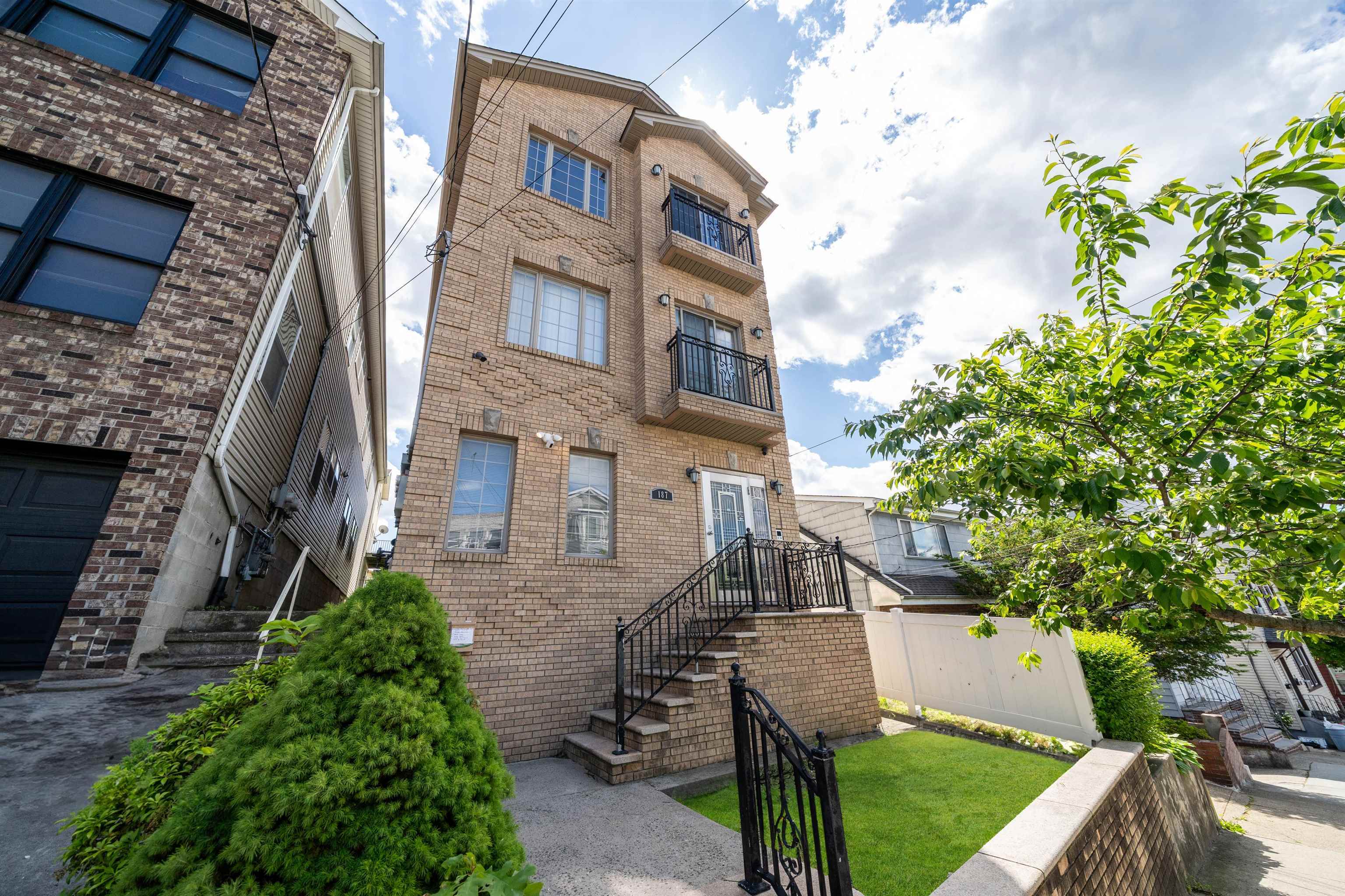 Property Photo: 187 Zabriskie Ave NJ 07307
