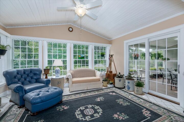 Property Photo: 1311 W 2nd Street IA 50219