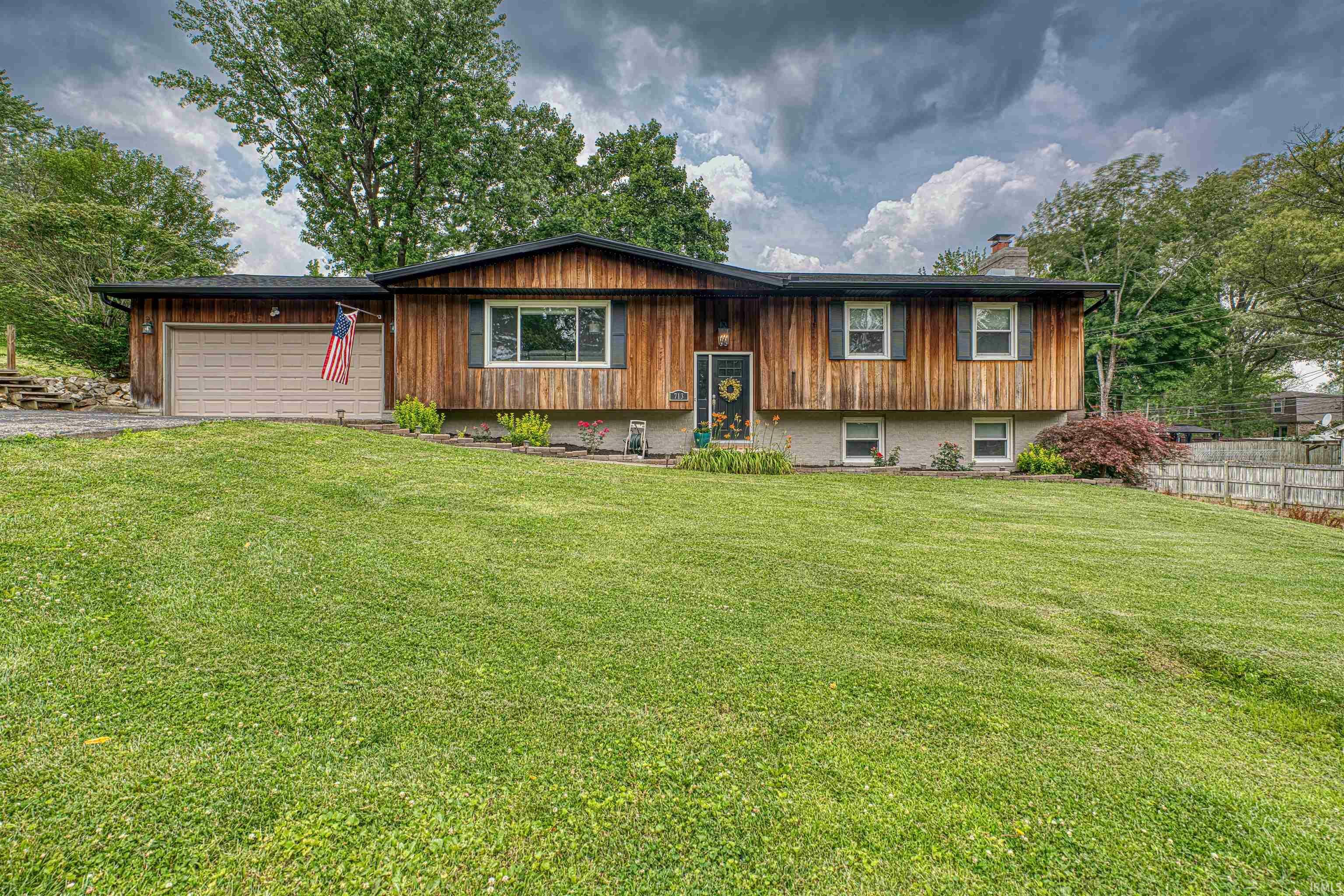 713 Carole Place  Newburgh IN 47630 photo