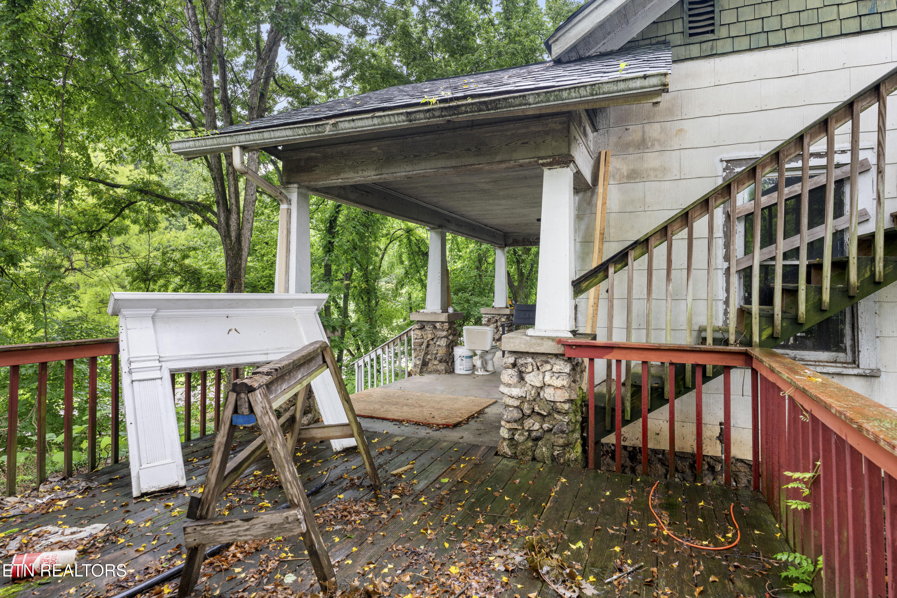 Property Photo: 5530 N Broadway St TN 37918