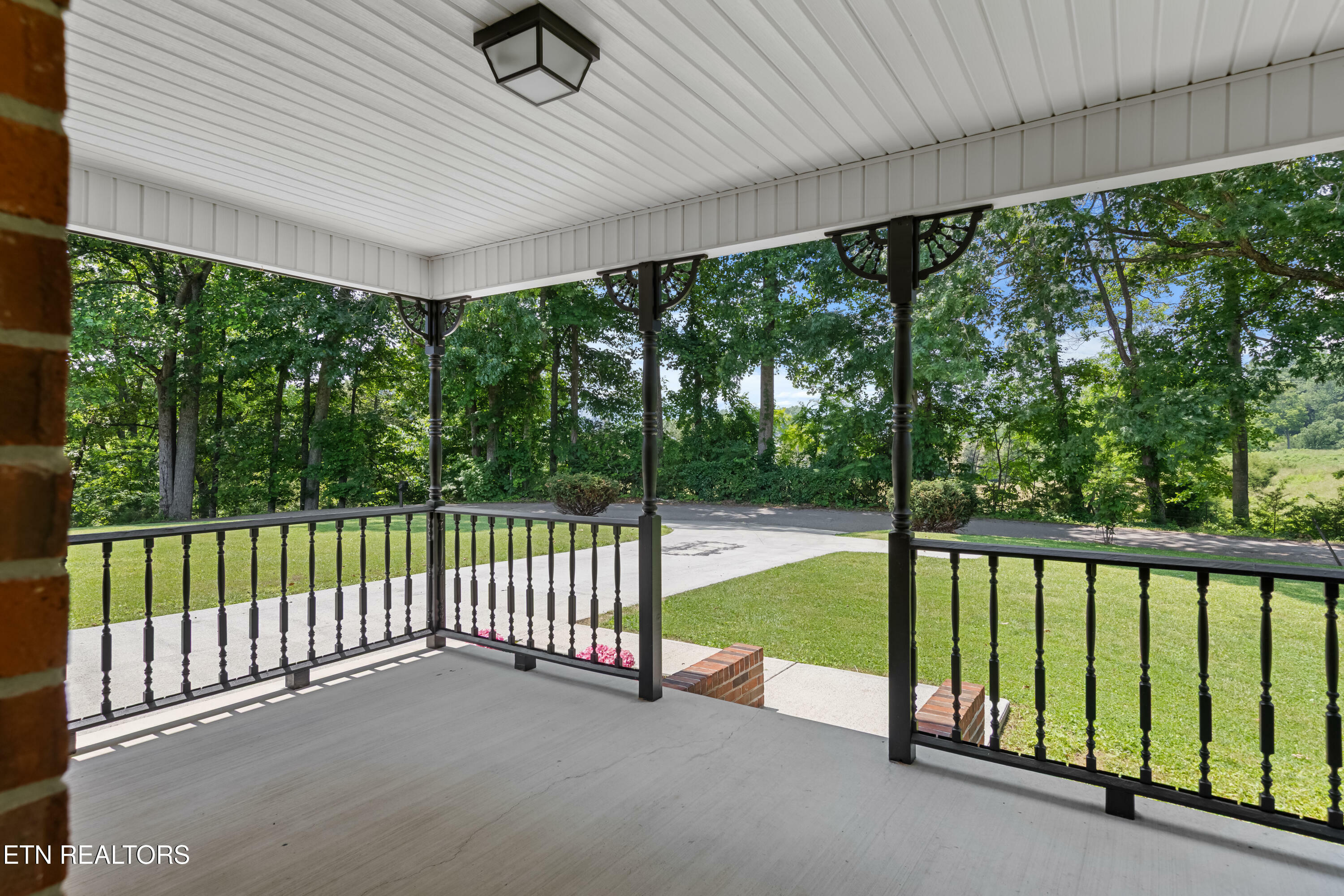 Property Photo: 695 Mt Paran Loop TN 37757