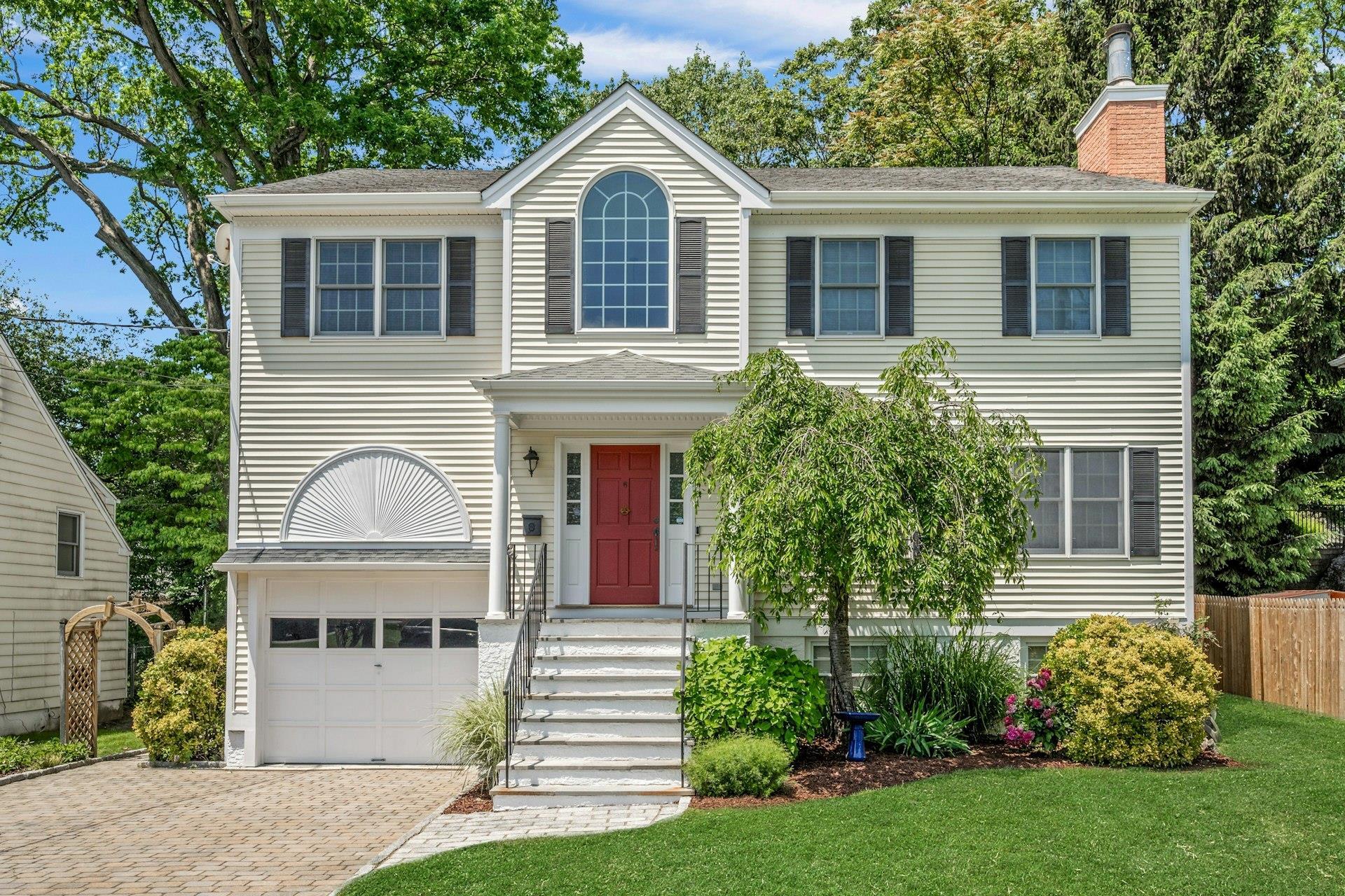 Property Photo:  6 Clifford Place  NY 10528 