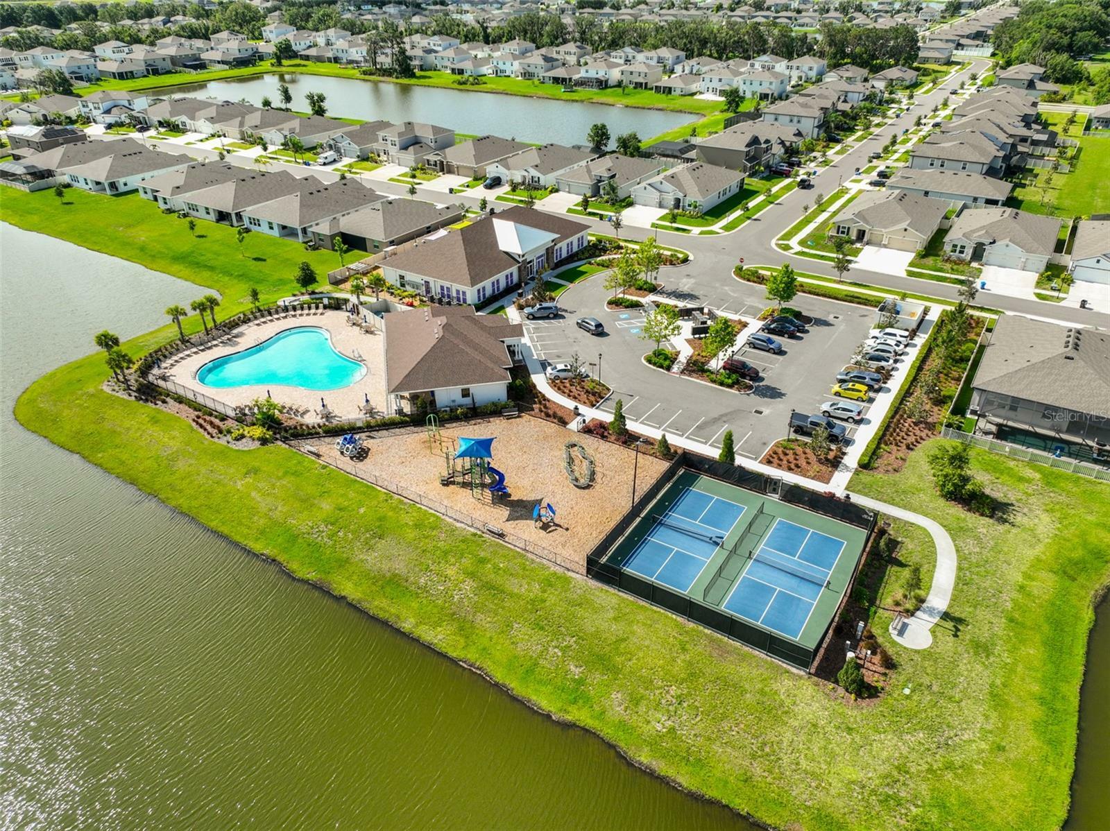 Property Photo:  12382 Shining Willow Street  FL 33579 