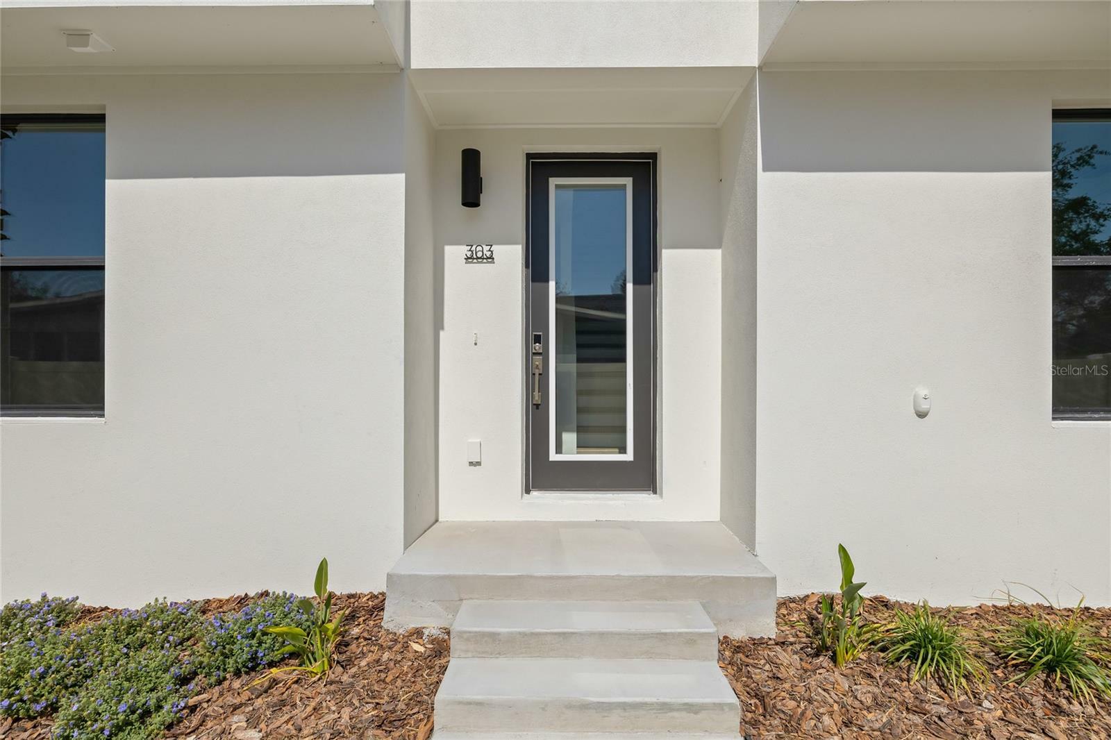Property Photo: 303 15th Street N FL 33705