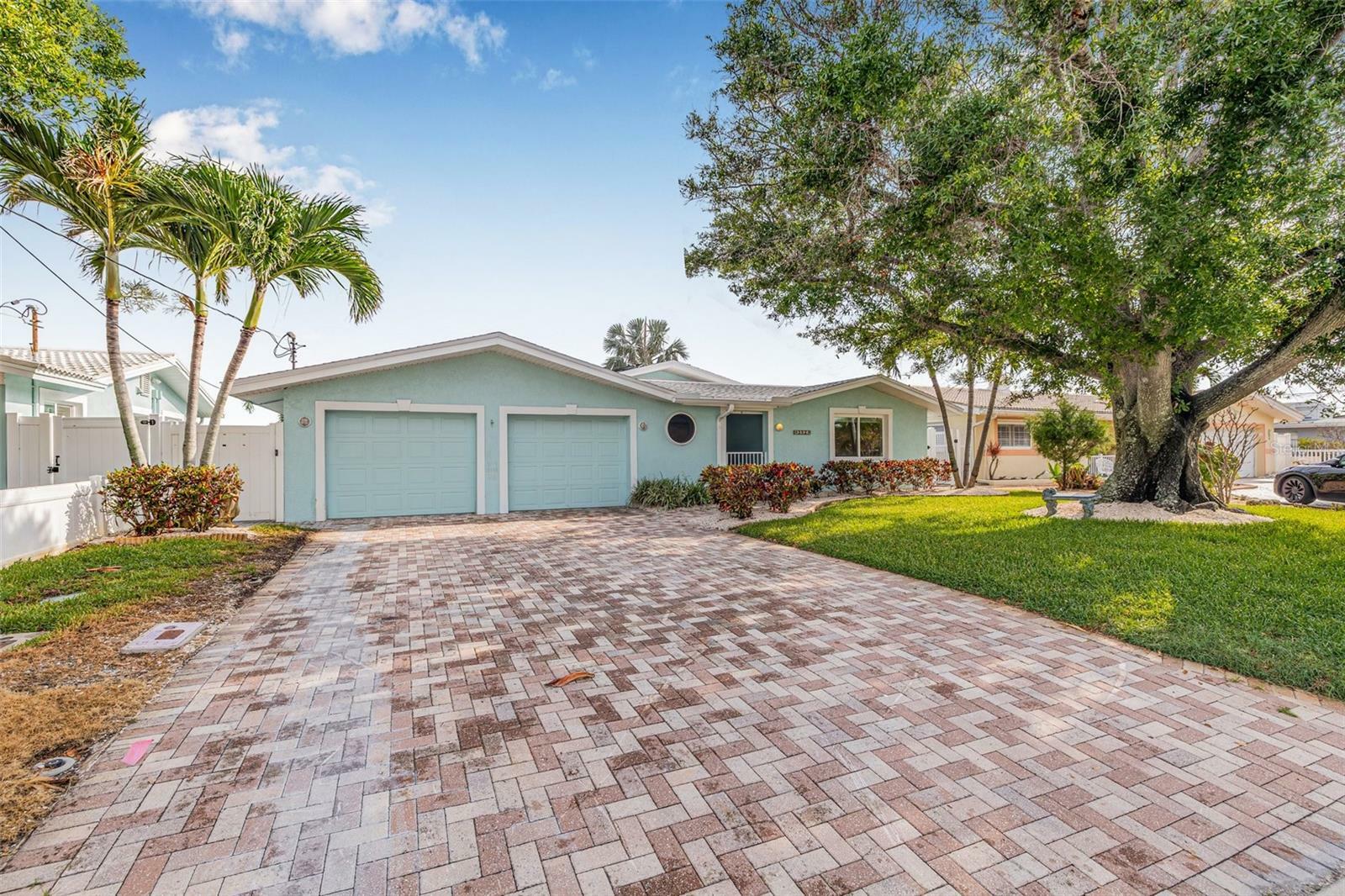 352 La Hacienda Drive  Indian Rocks Beach FL 33785 photo