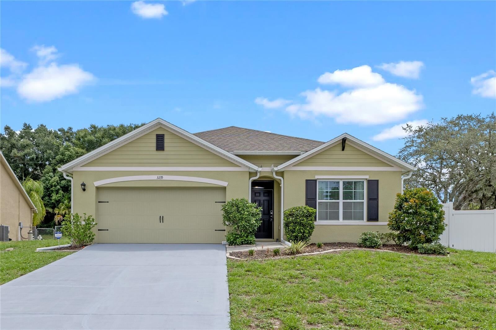 Property Photo: 3235 Utah Drive FL 32738