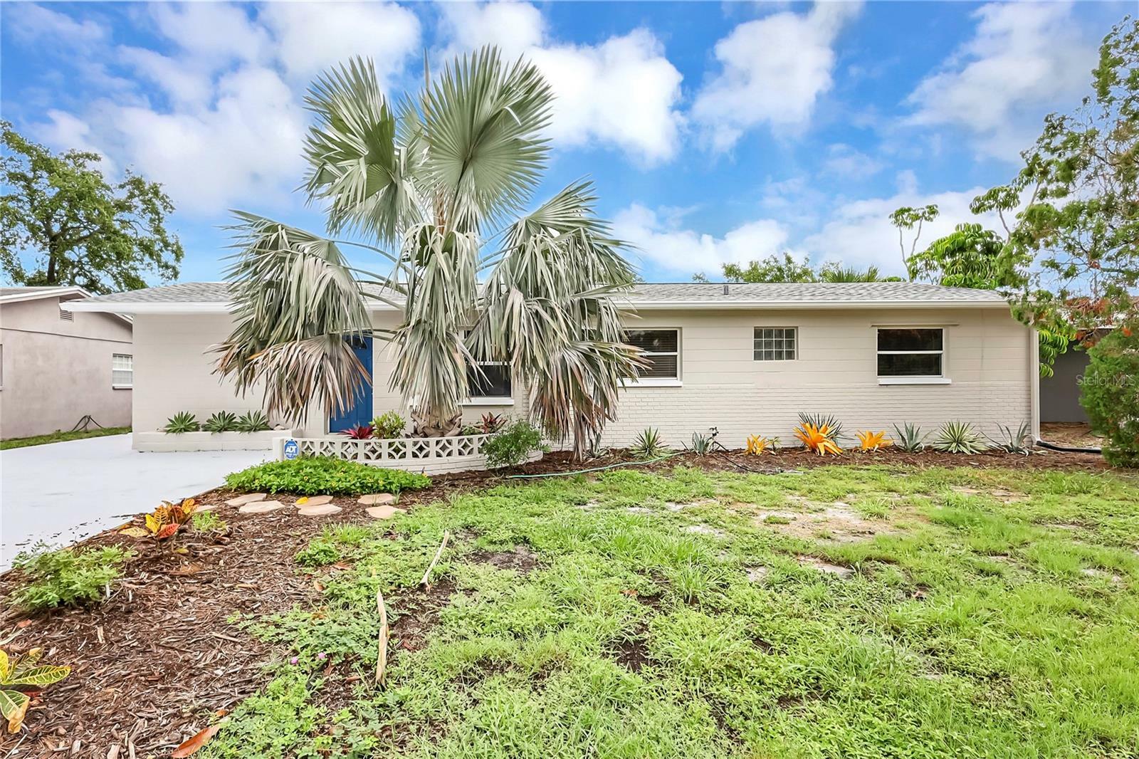 Property Photo: 821 52nd Avenue S FL 33705