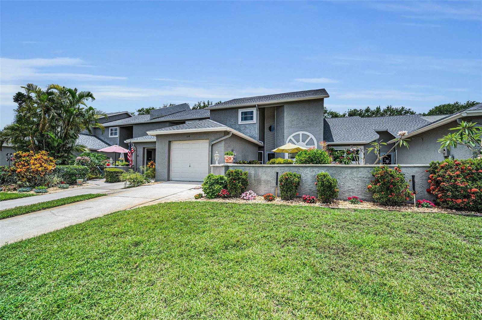 Property Photo: 184 Hunter Court FL 34684