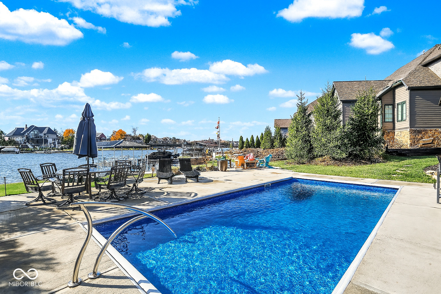 Property Photo:  13613 Lake Ridge Lane  IN 46055 
