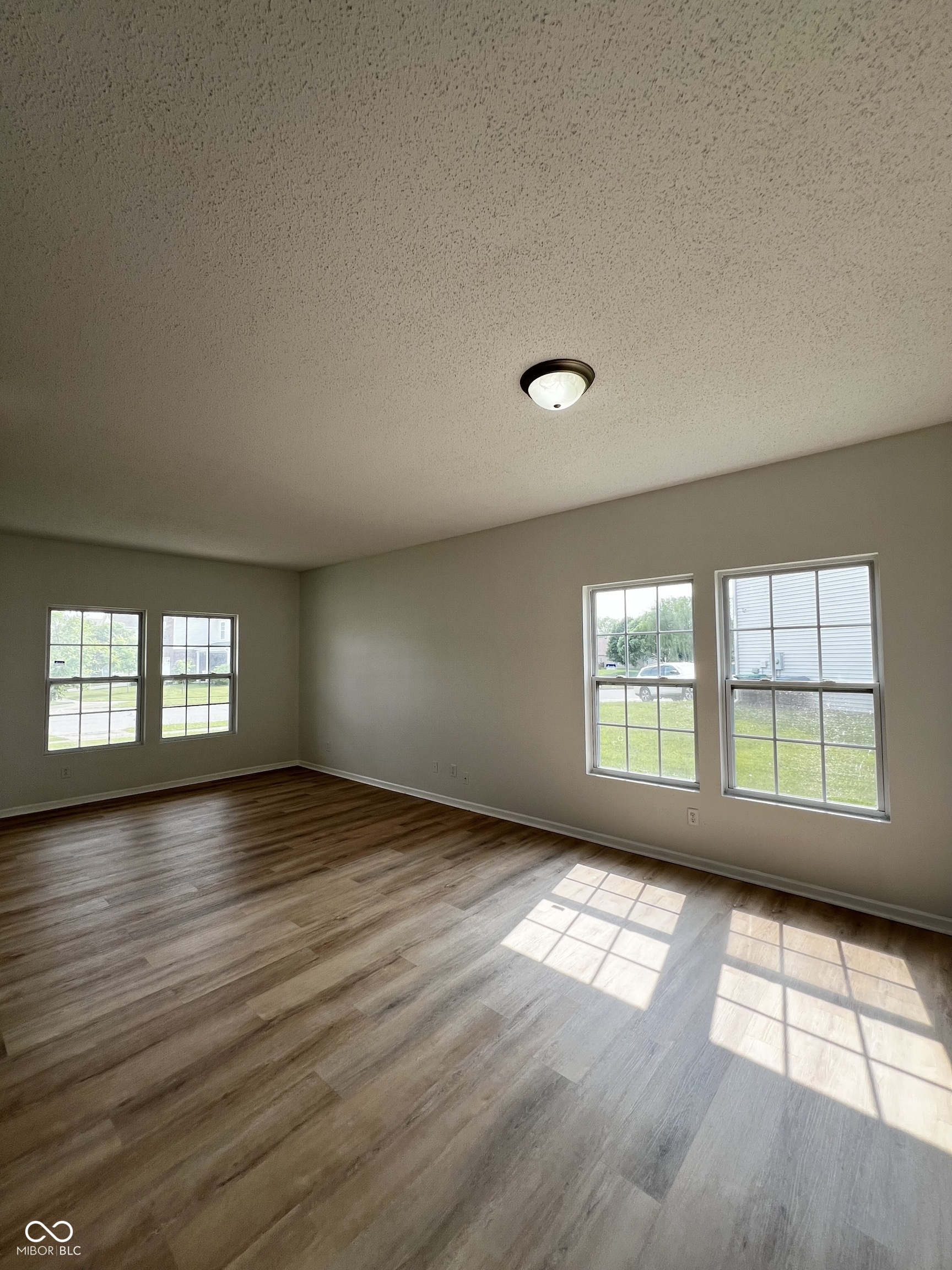 Property Photo: 832 Spinney Lane IN 46184