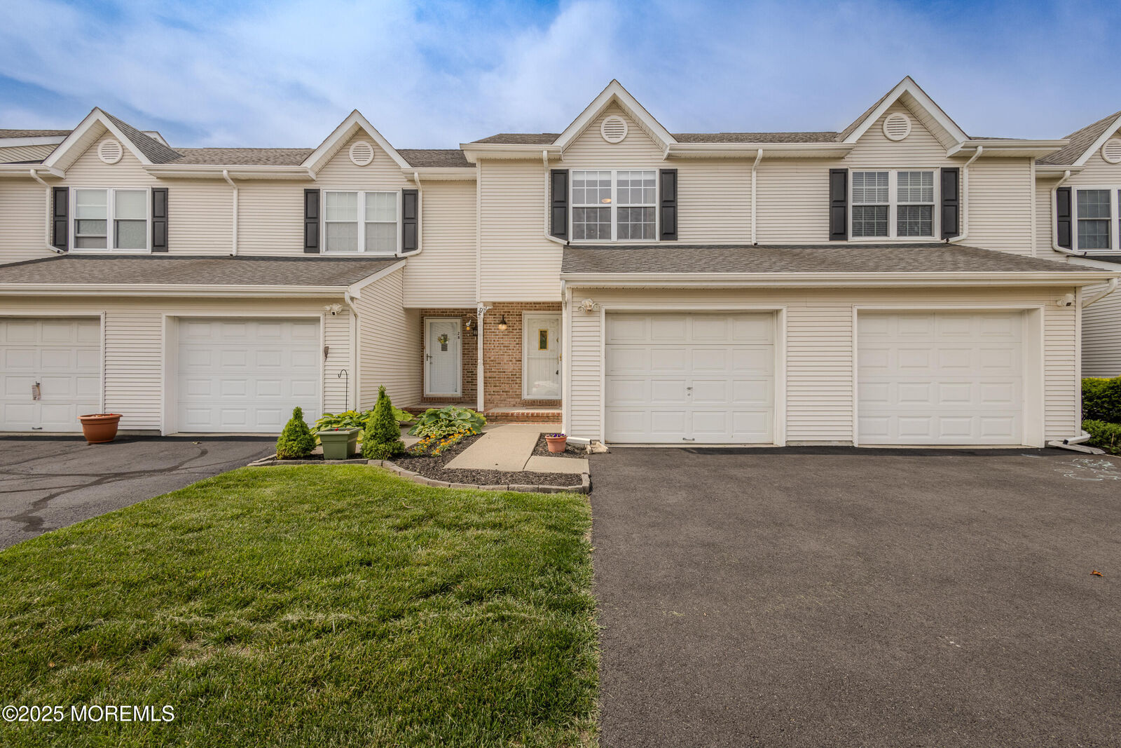 Property Photo:  29 Lorenzo Court  NJ 07747 