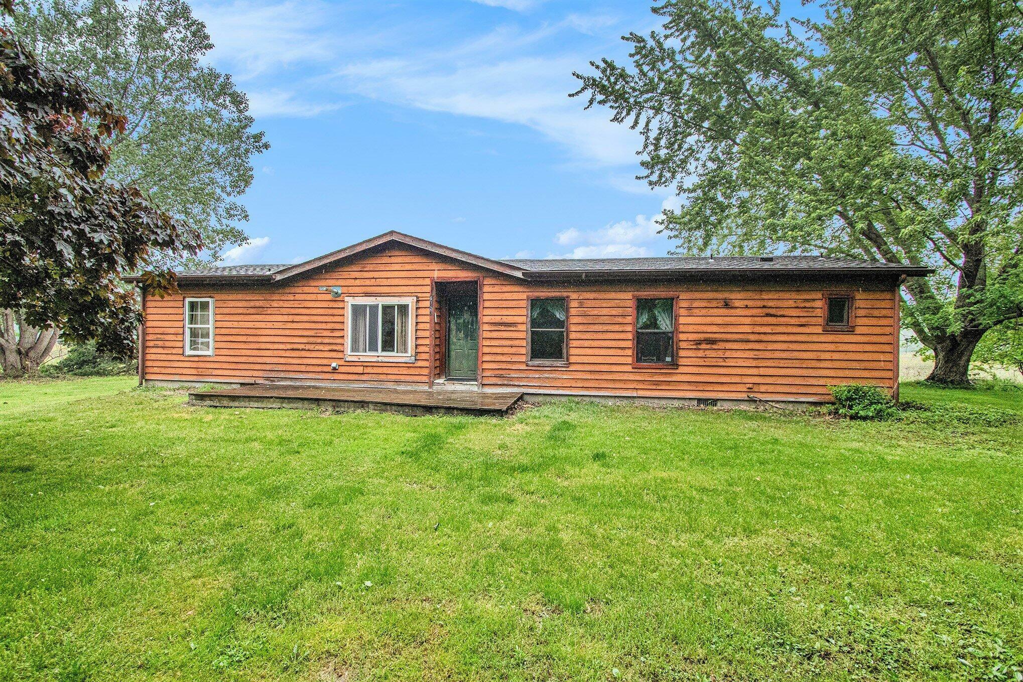 Property Photo: 6727 Youngren Road MI 49128