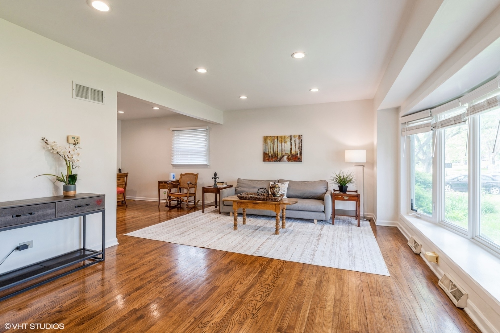 Property Photo: 1037 Cedar Lane IL 60062