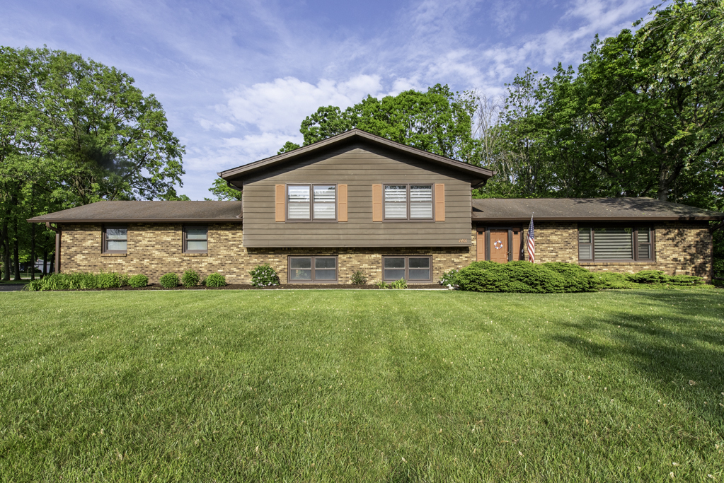 Property Photo: 1401 Funderburk Drive IL 60096