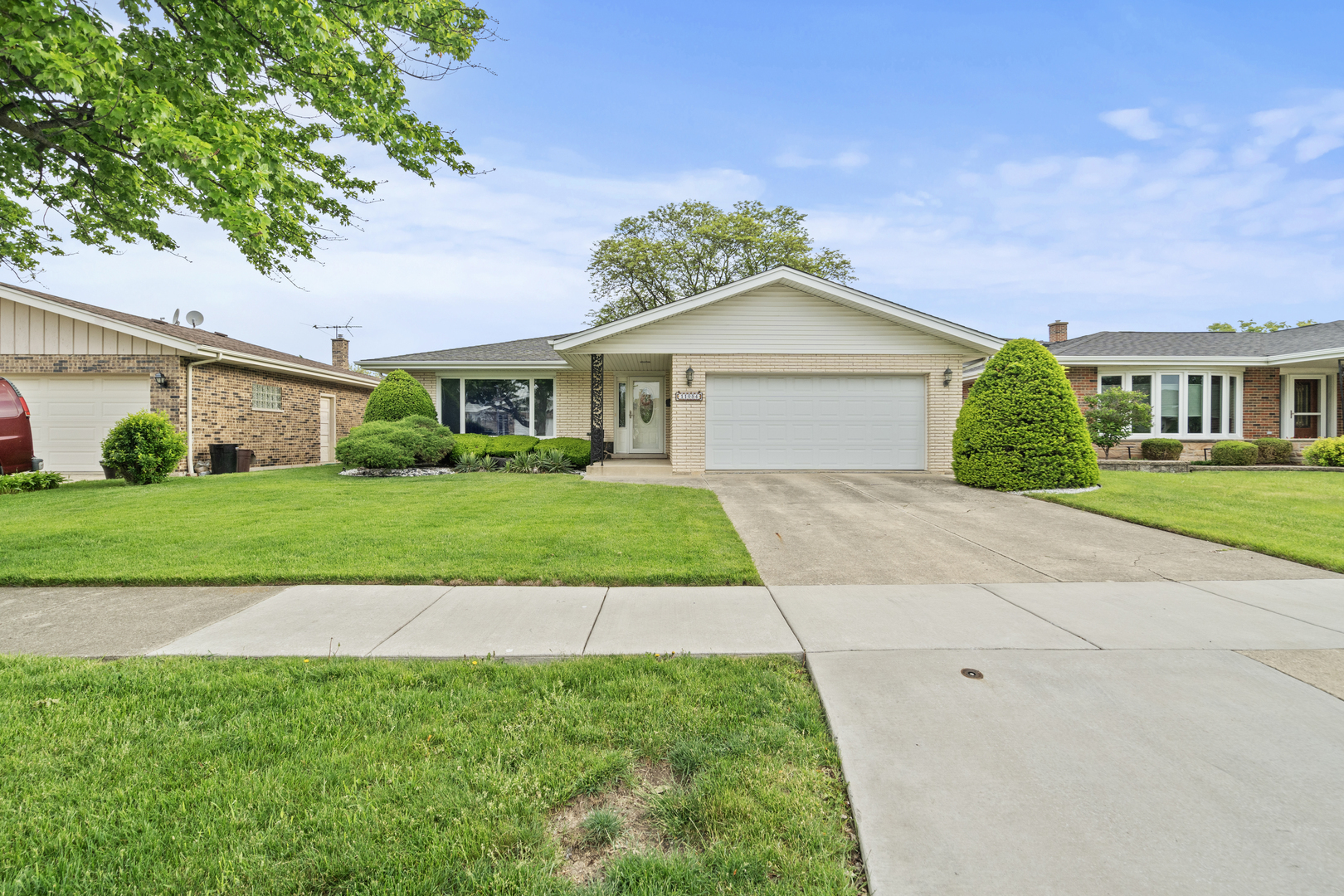 11054 Kingston Street  Westchester IL 60154 photo