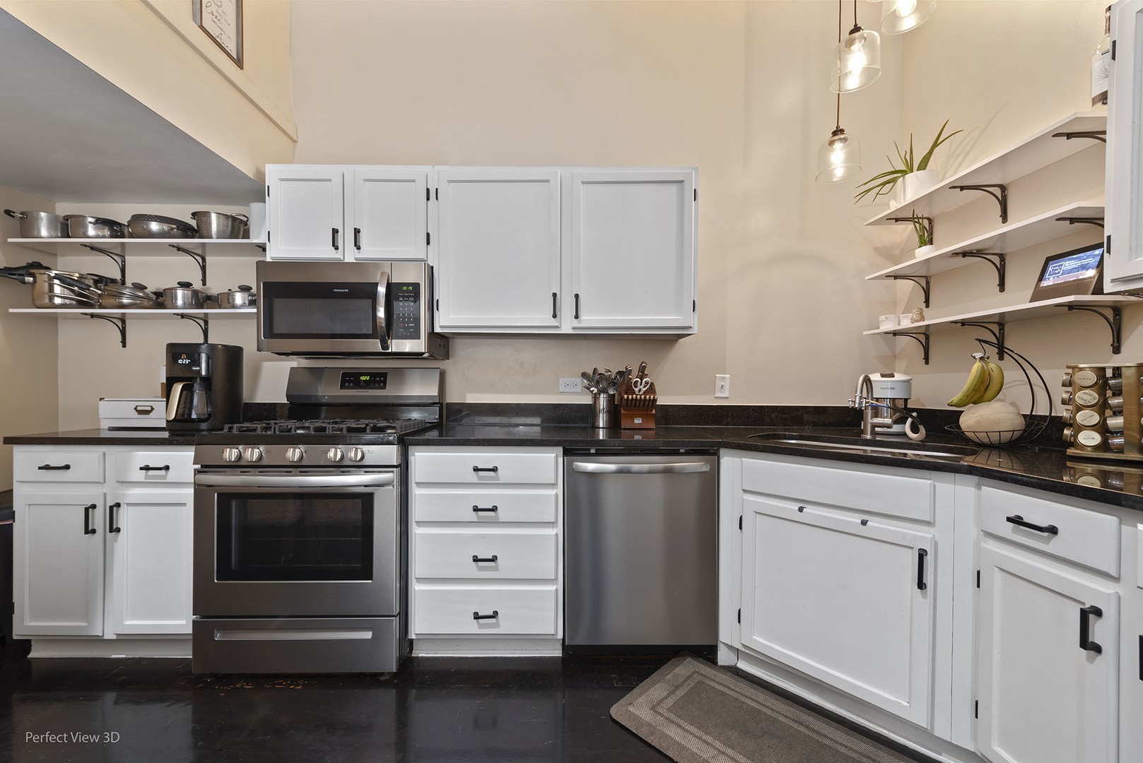 Property Photo: 7612 W Saint Francis Road 7612 IL 60423