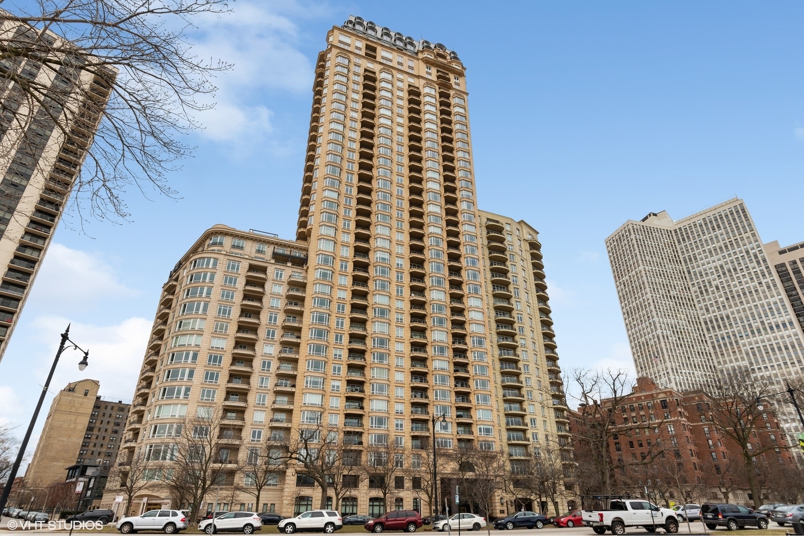 Property Photo: 2550 N Lakeview Avenue N903 IL 60614