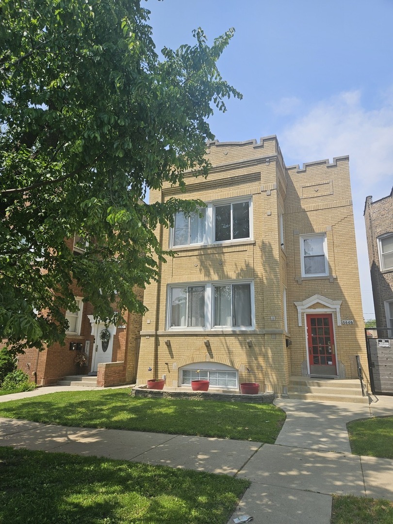 Property Photo: 5446 N Spaulding Avenue 1 IL 60625