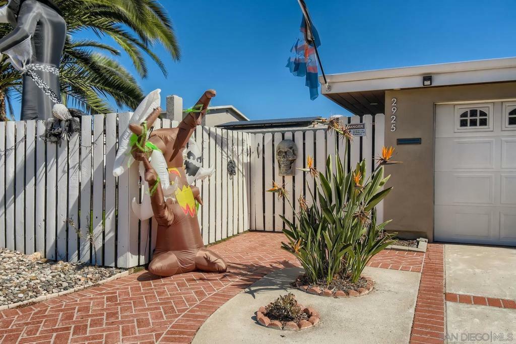 Property Photo: 2925 Mission Village Dr CA 92123