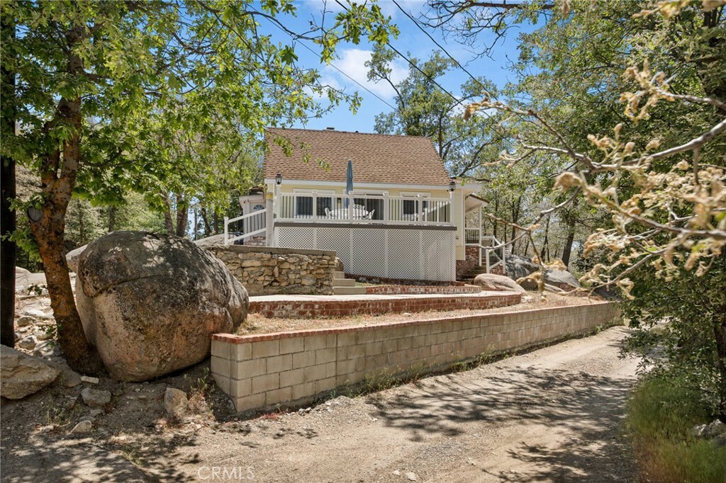 Property Photo: 988 Inspiration Drive CA 92326