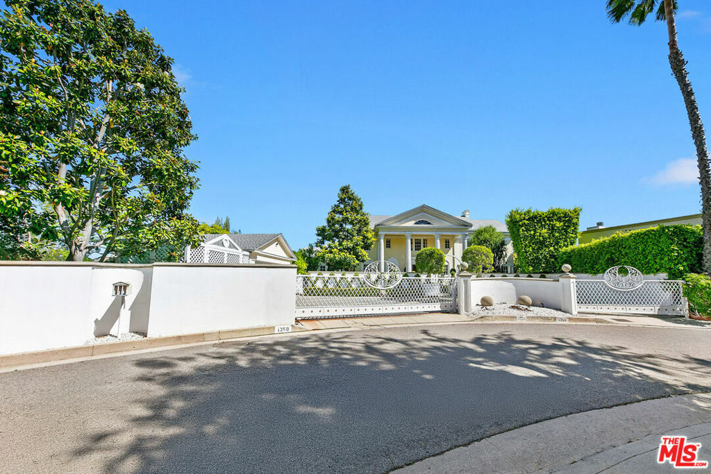 Property Photo: 1350 Belfast Drive CA 90069