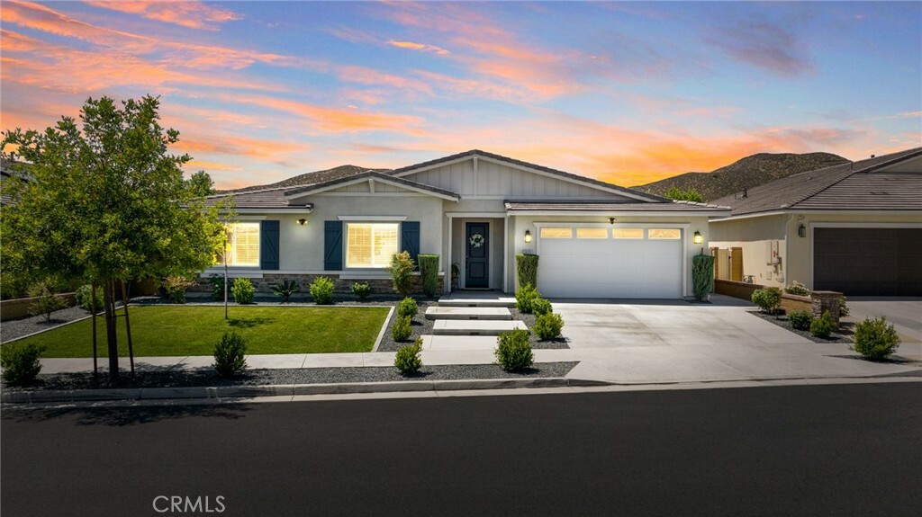 Property Photo:  24393 Stargazer Way  CA 92584 